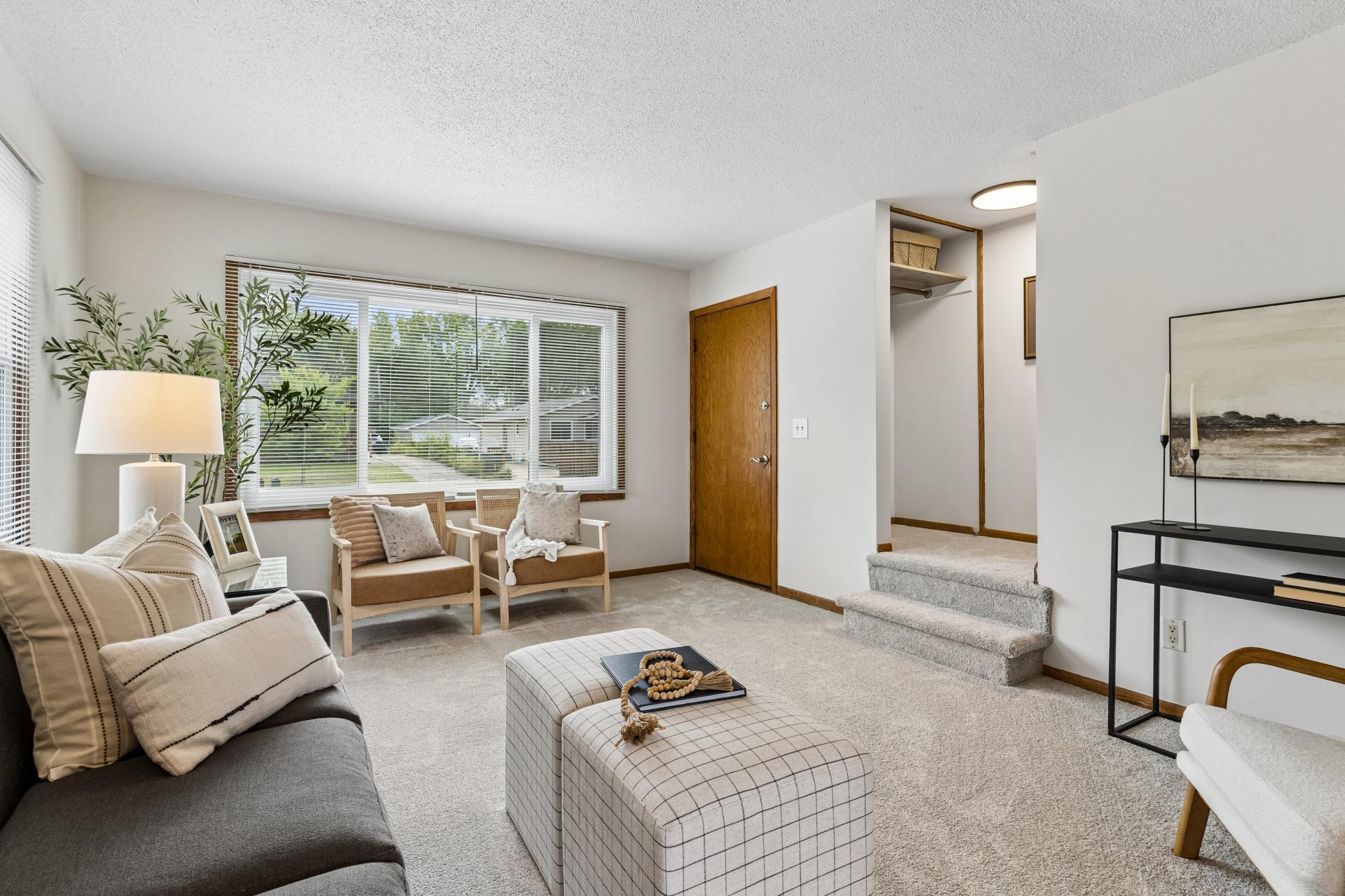 421/423 Nevada Avenue E Property Photo 4