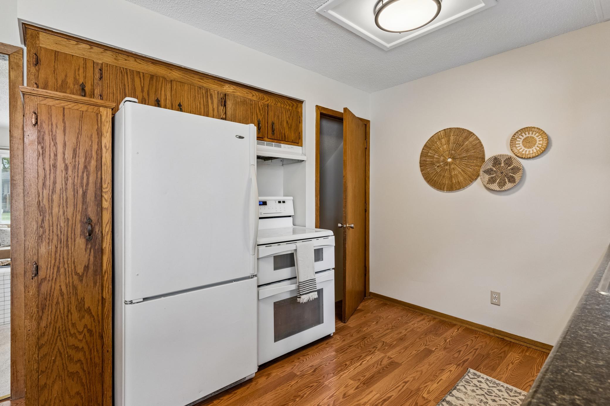 421/423 Nevada Avenue E Property Photo 10