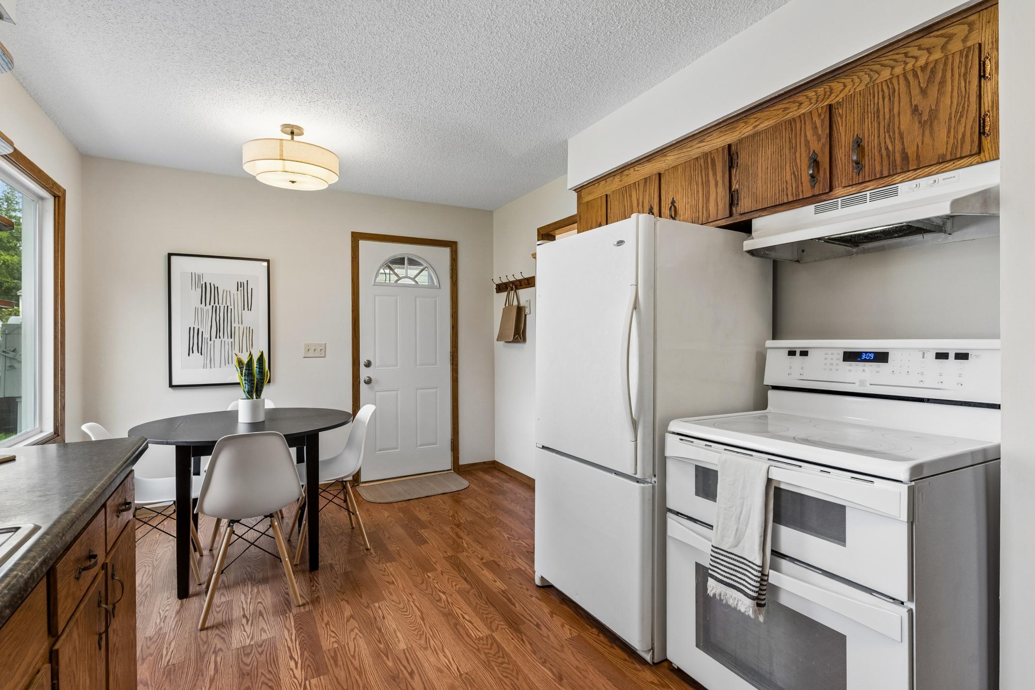 421/423 Nevada Avenue E Property Photo 11