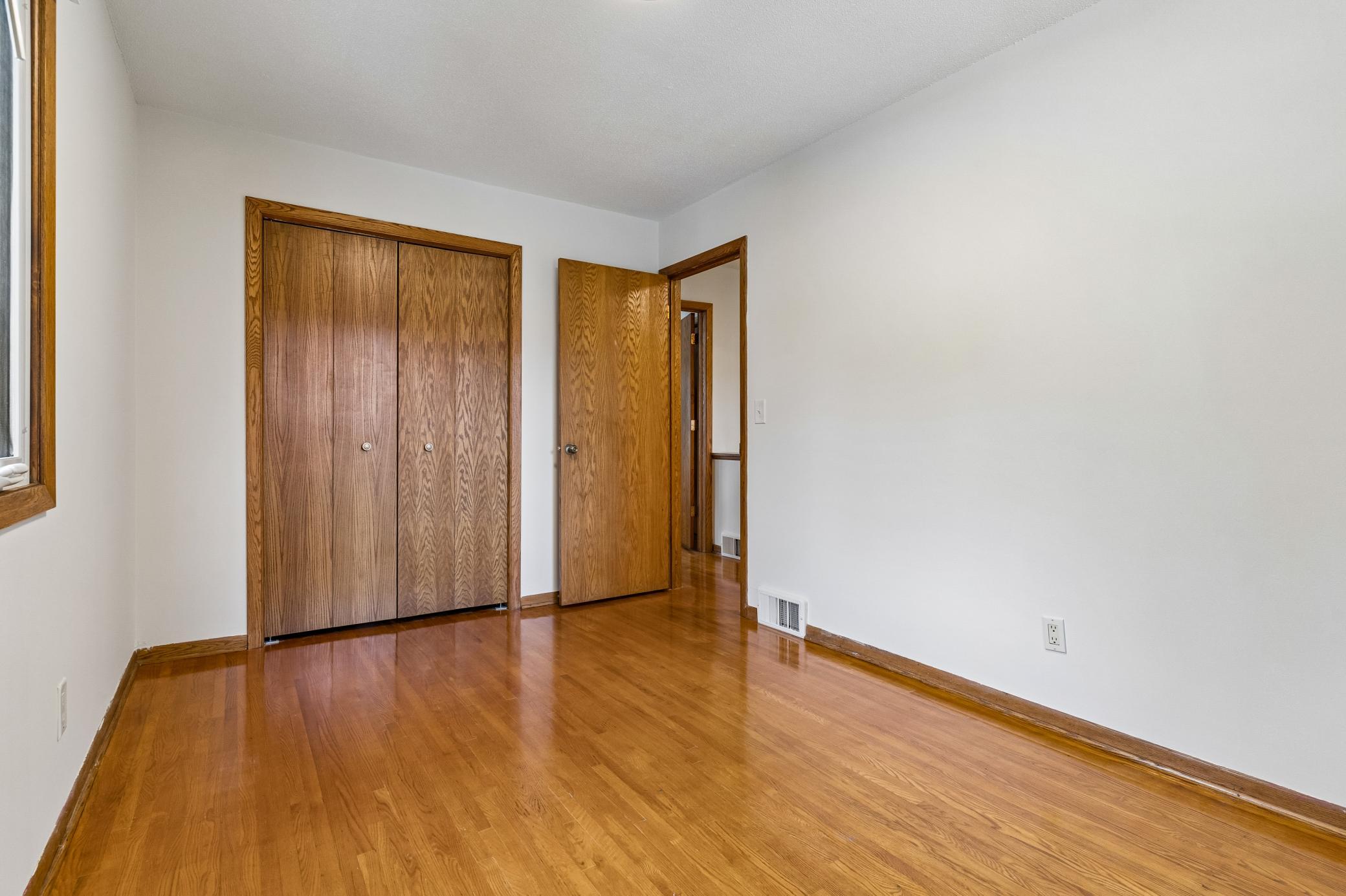 421/423 Nevada Avenue E Property Photo 16