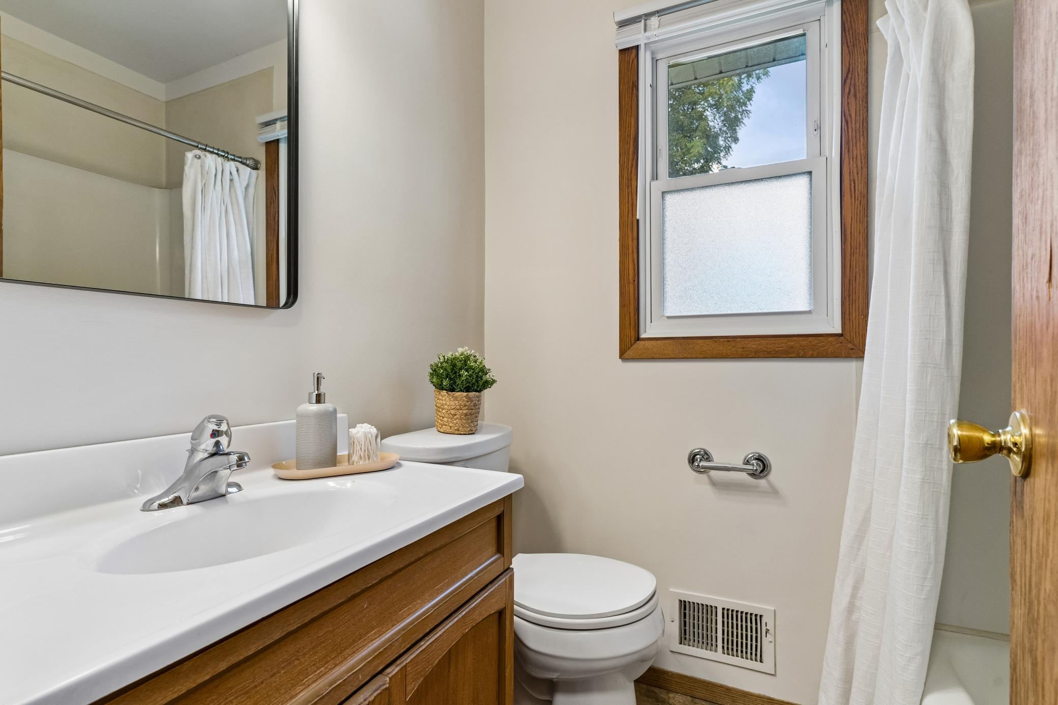 421/423 Nevada Avenue E Property Photo 17