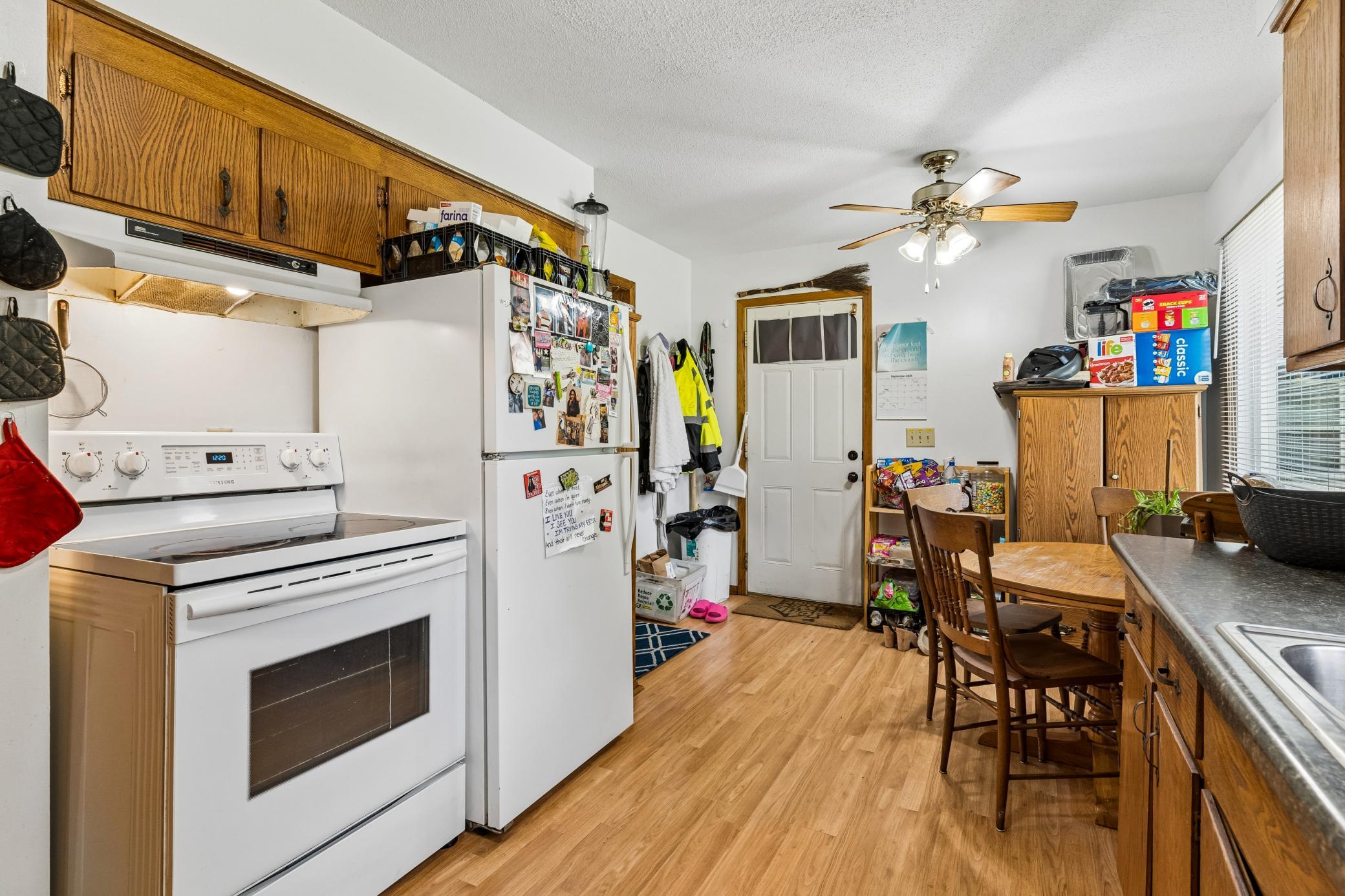 421/423 Nevada Avenue E Property Photo 23