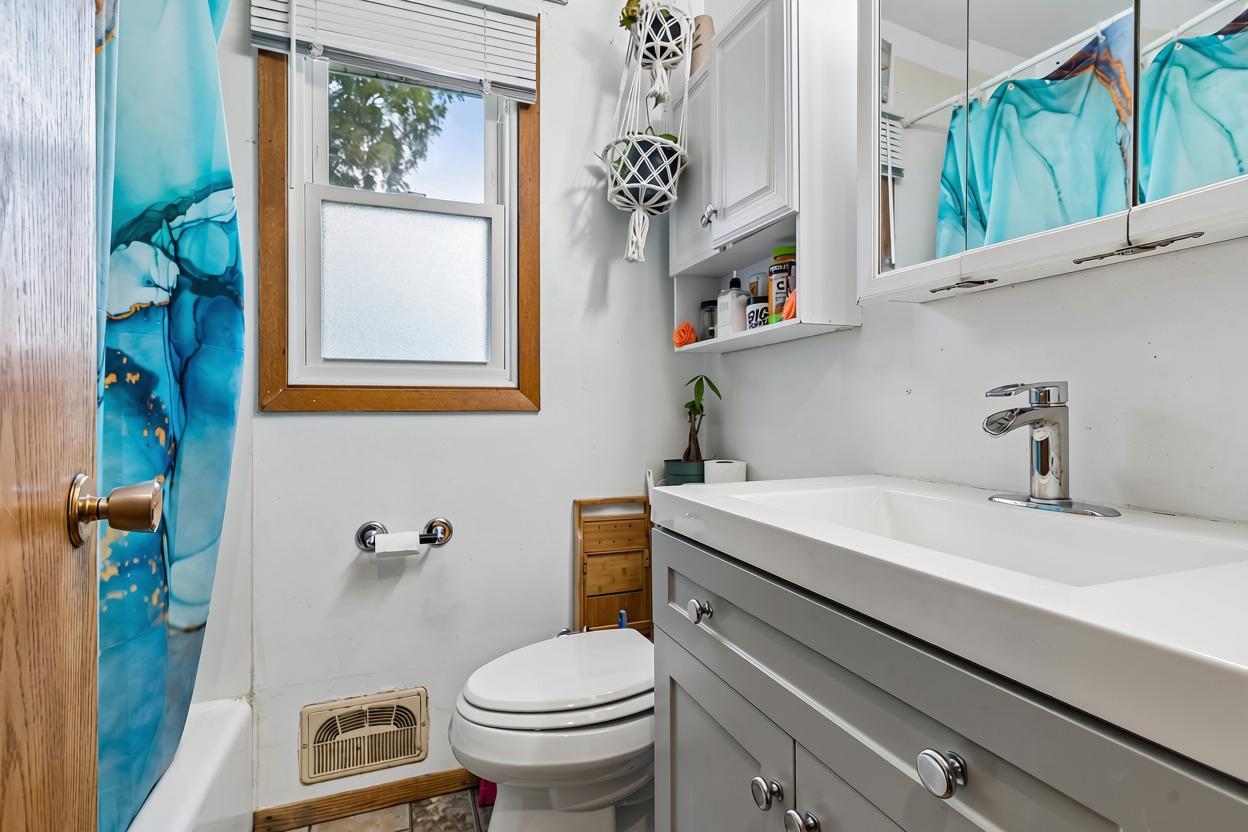 421/423 Nevada Avenue E Property Photo 26