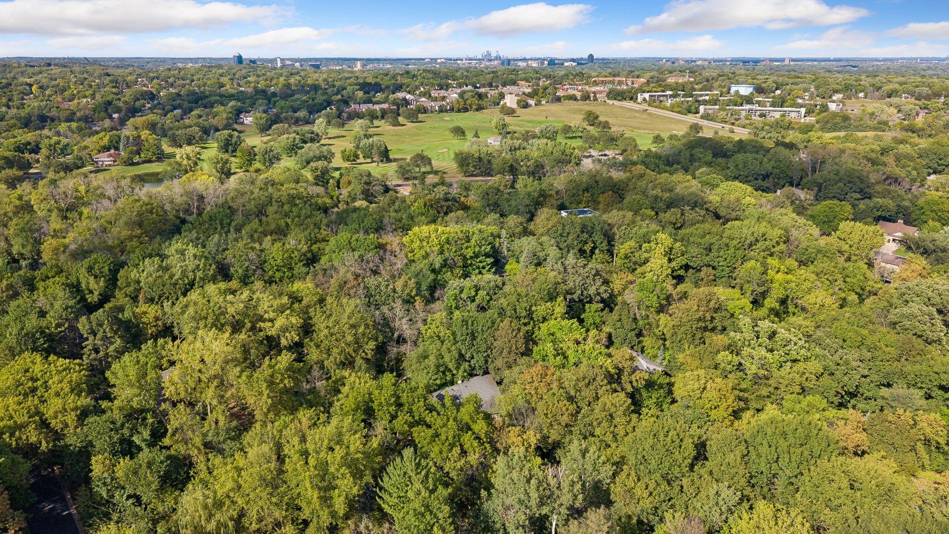 16 Timberglade Road Property Photo 6