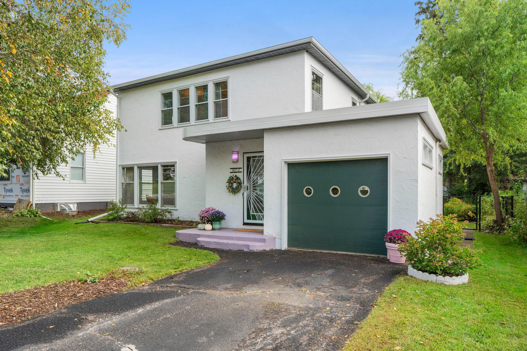 812 Nebraska Avenue E Property Photo