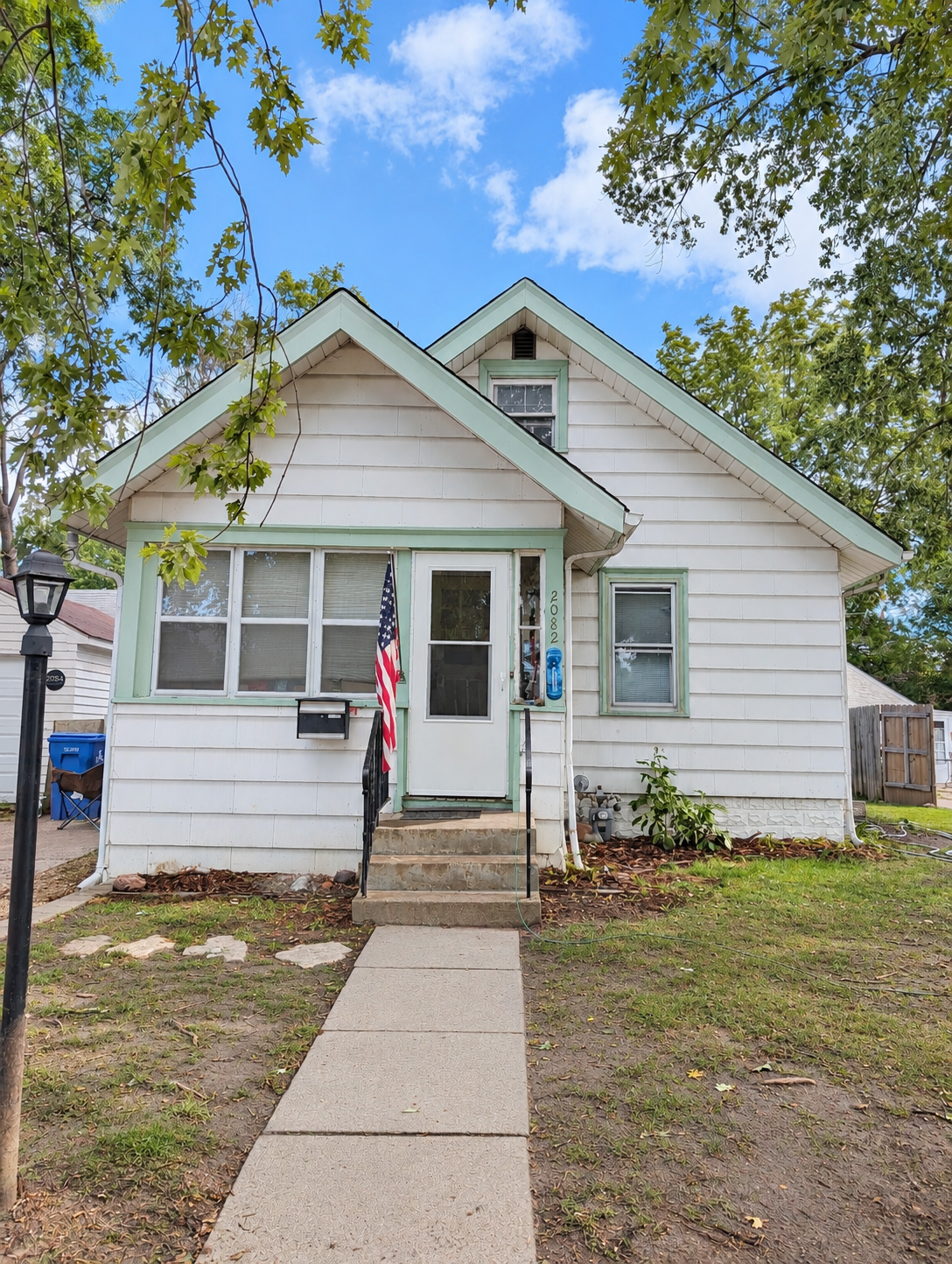 2082 Manitou Avenue Property Photo 1