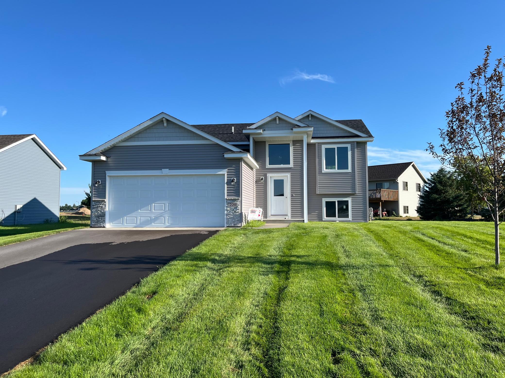 855 3rd Avenue SW Property Photo 1