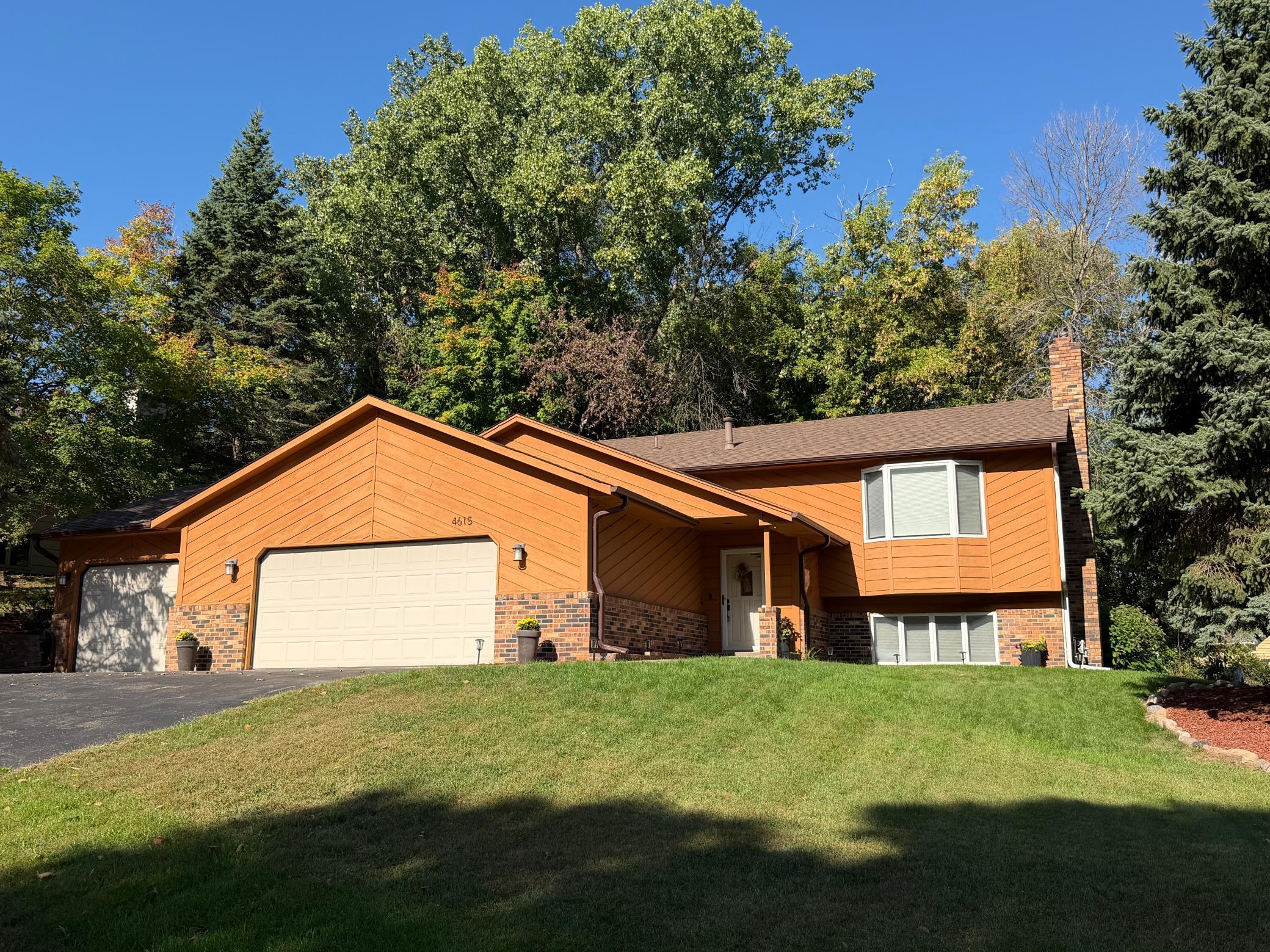 4615 Parkridge Drive Property Photo 1