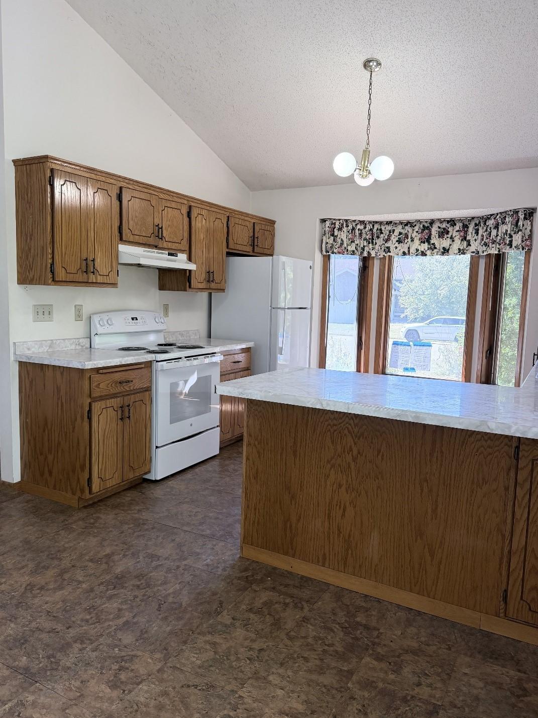 1515 Bender Road Property Photo 2