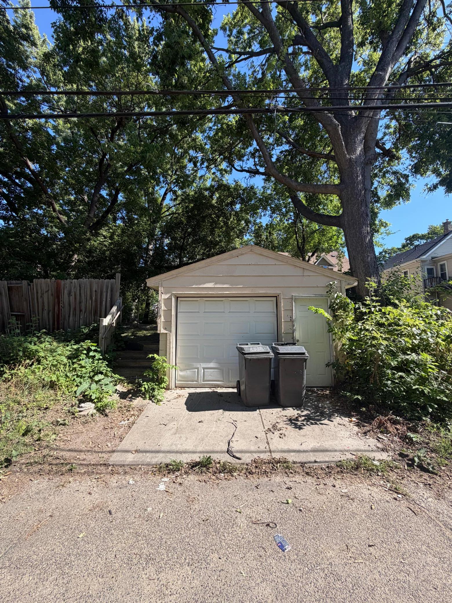 1615 22nd Avenue N Property Photo 2