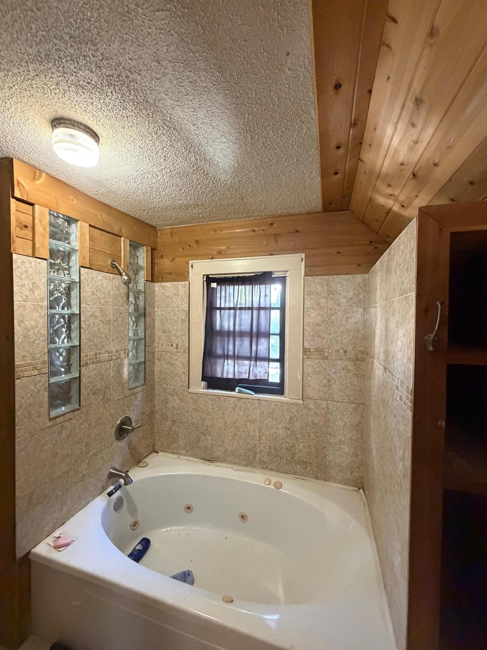 1615 22nd Avenue N Property Photo 8