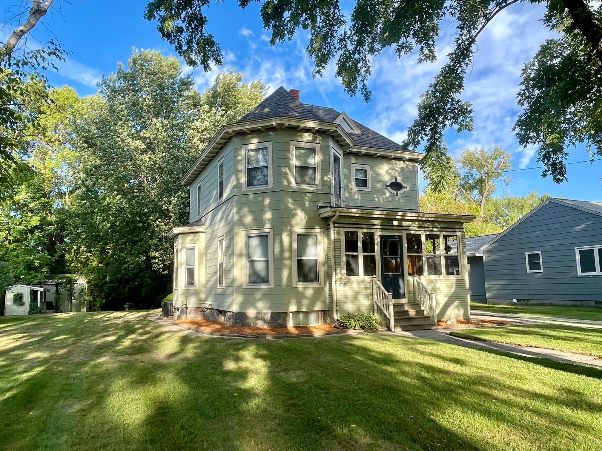 423 4th Street Ne Property Photo 1