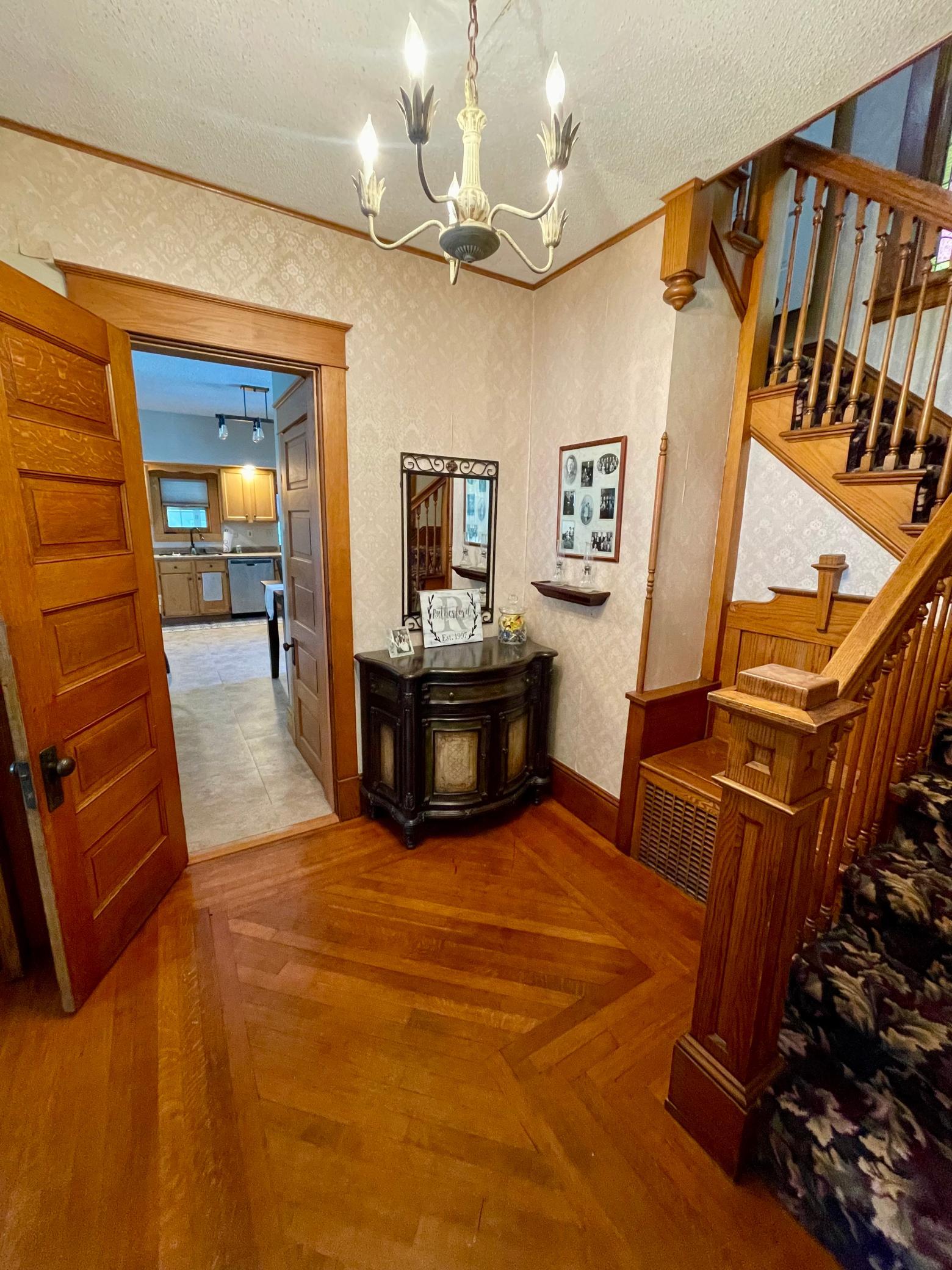 423 4th Street Ne Property Photo 5