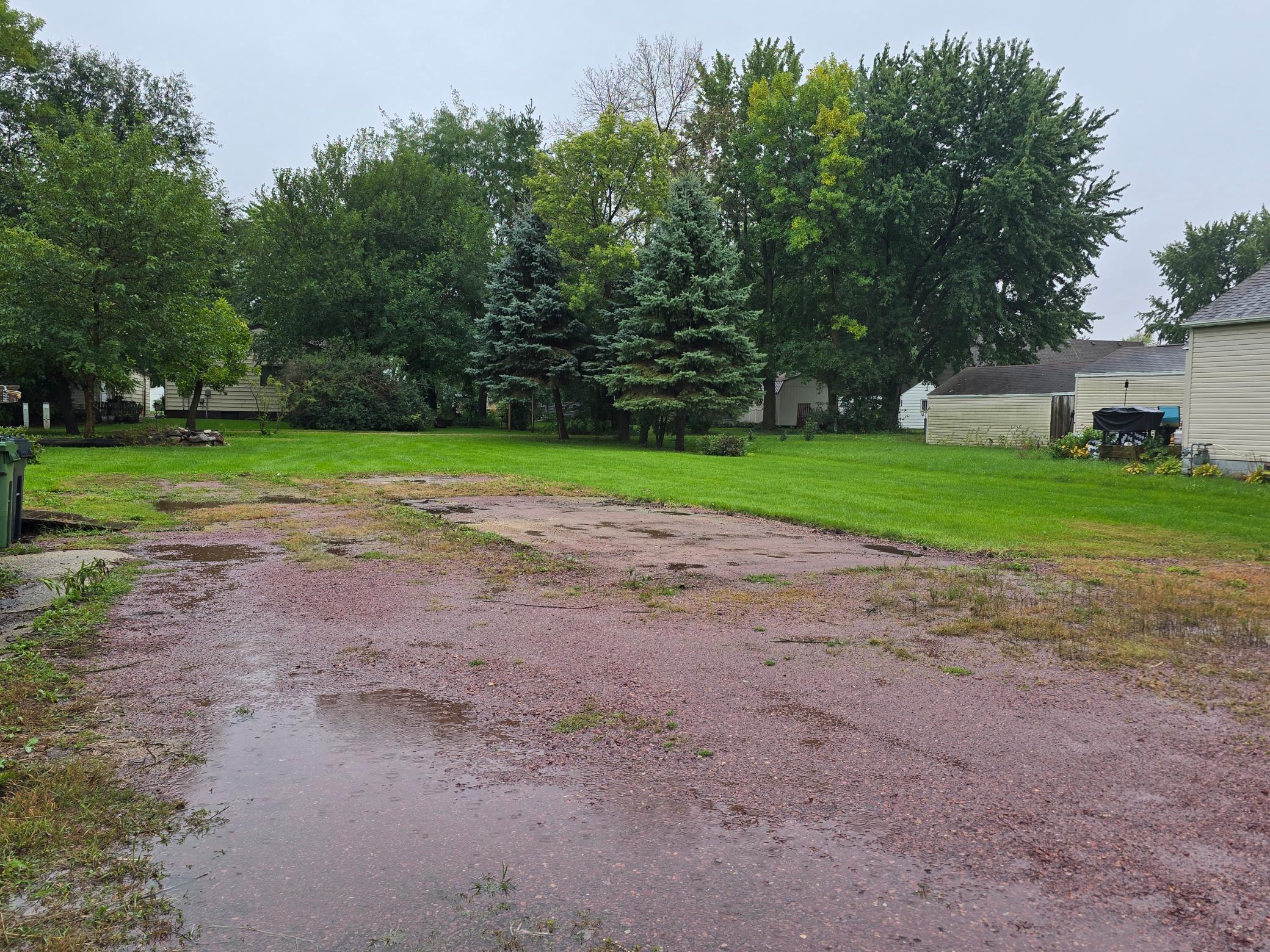 669 2nd Avenue Property Photo 4