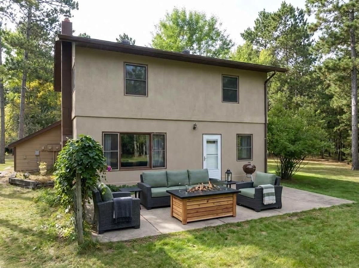 15569 Conifer Circle Property Photo 4
