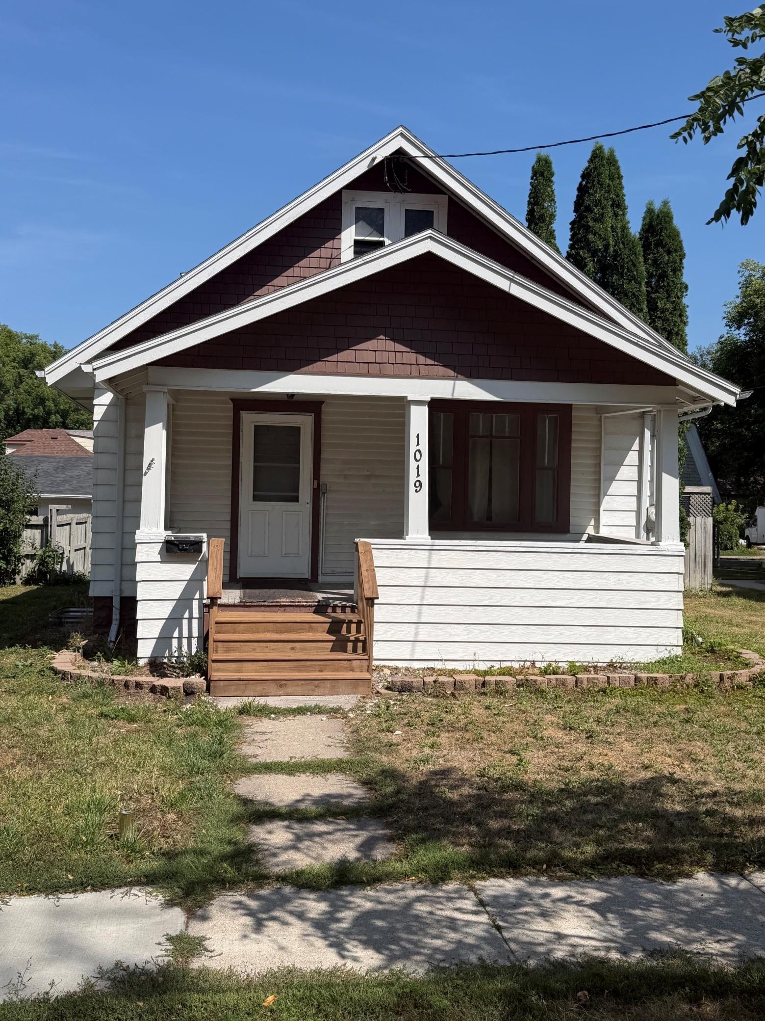 1019 9th Avenue N Property Photo 1