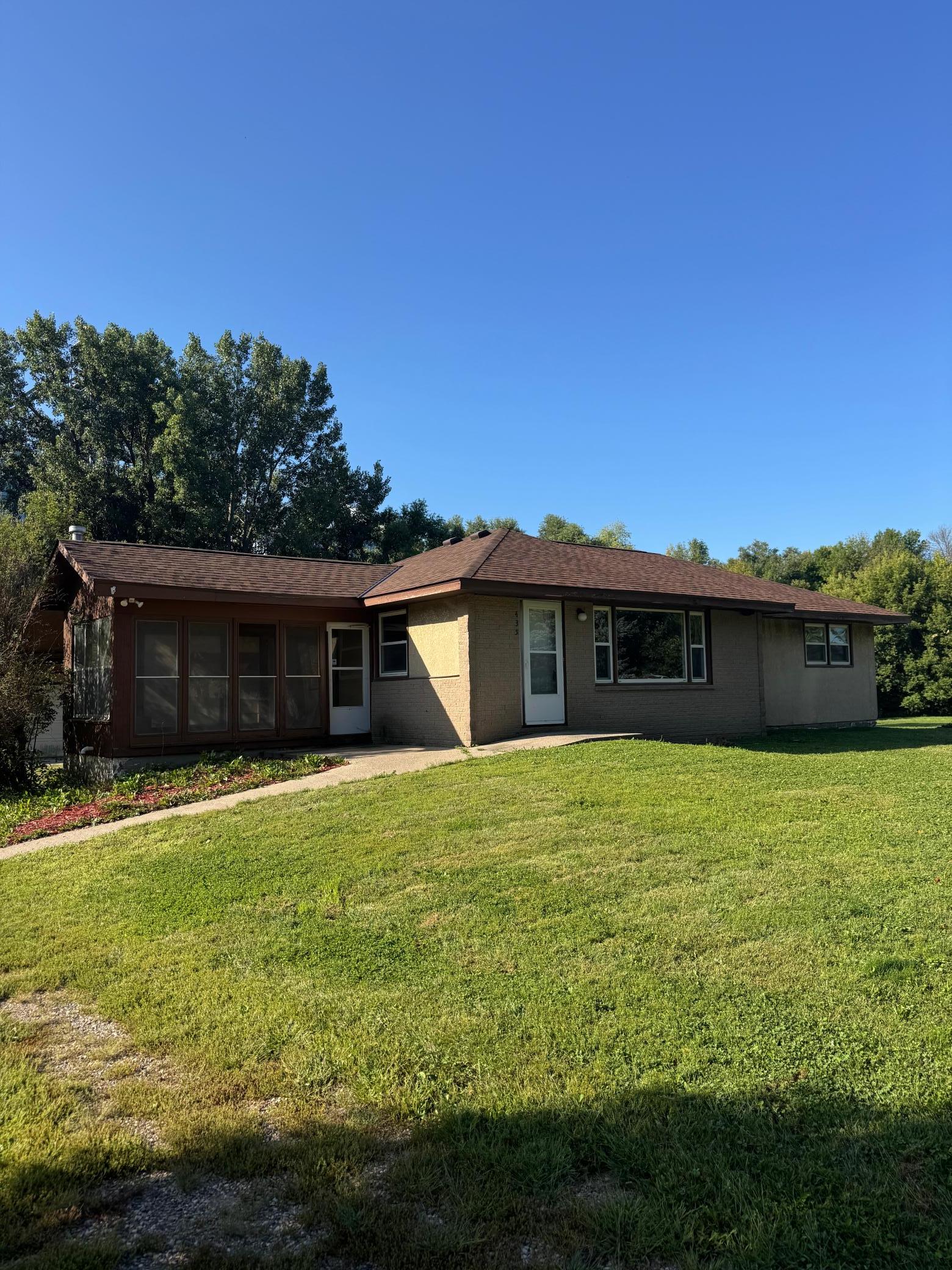 435 W Ottawa Street Property Photo 1