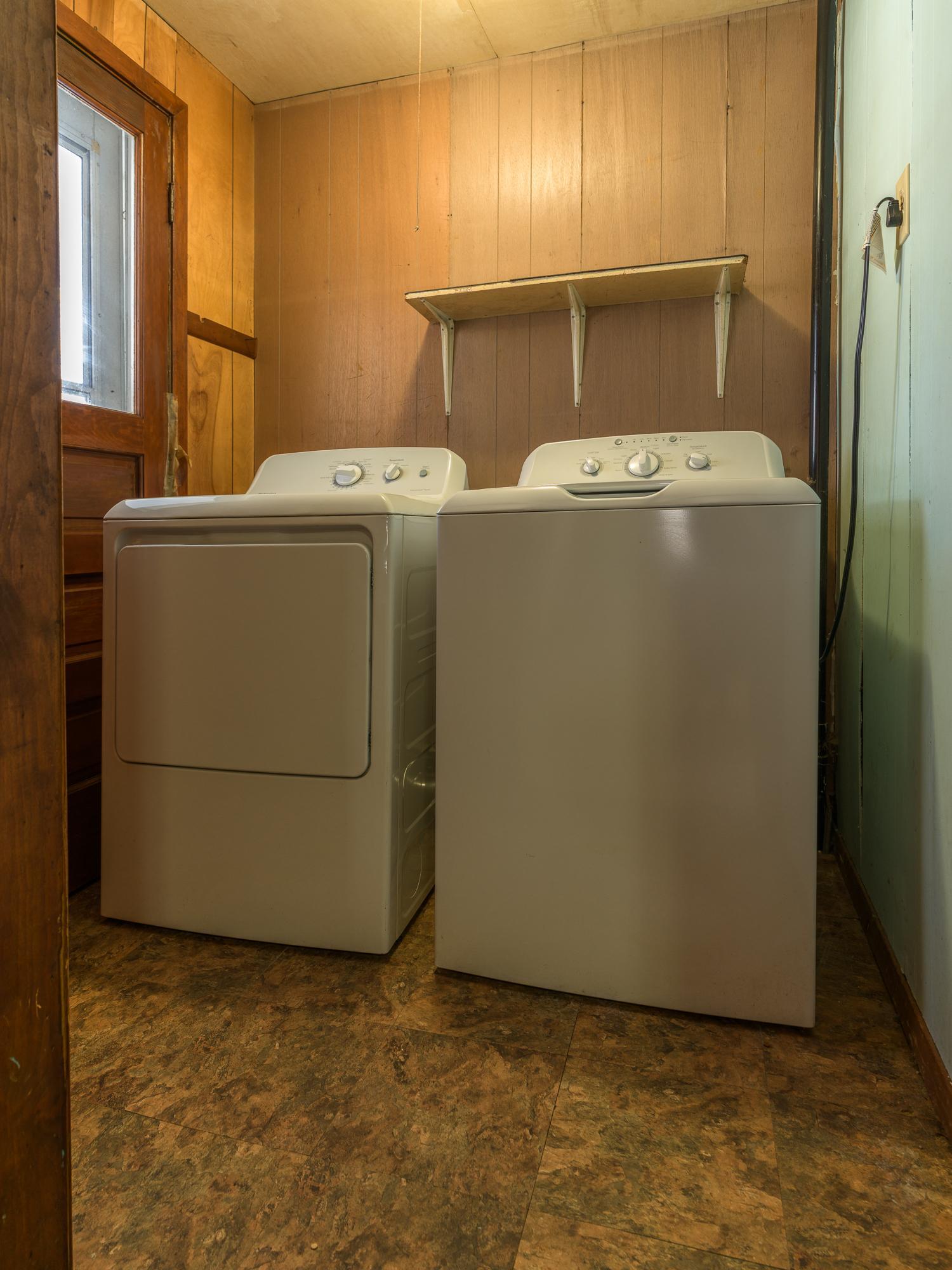1206 James Avenue Property Photo 8