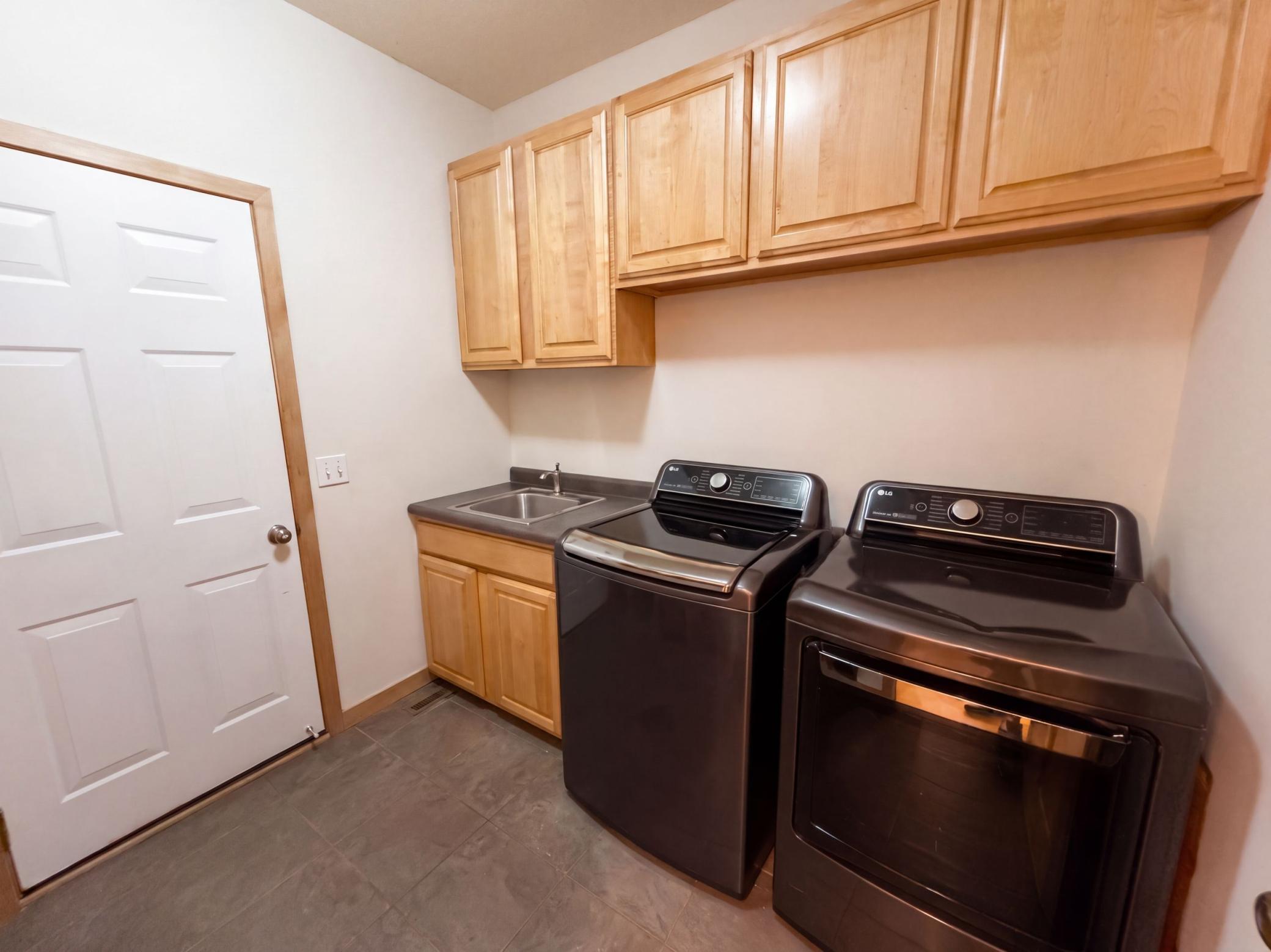 1012 Delano Court Property Photo 28