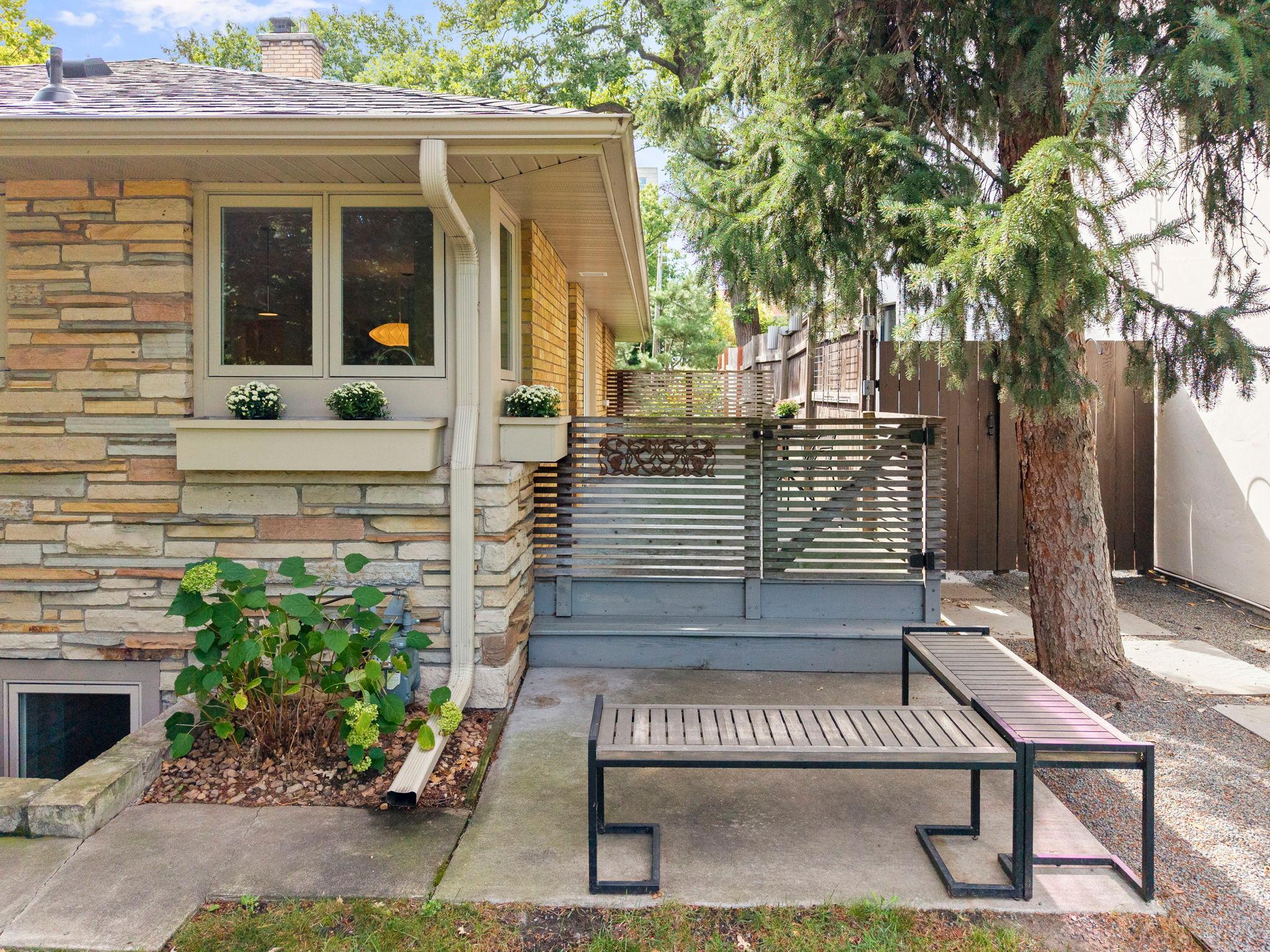 2719 W 28th Street Property Photo 4