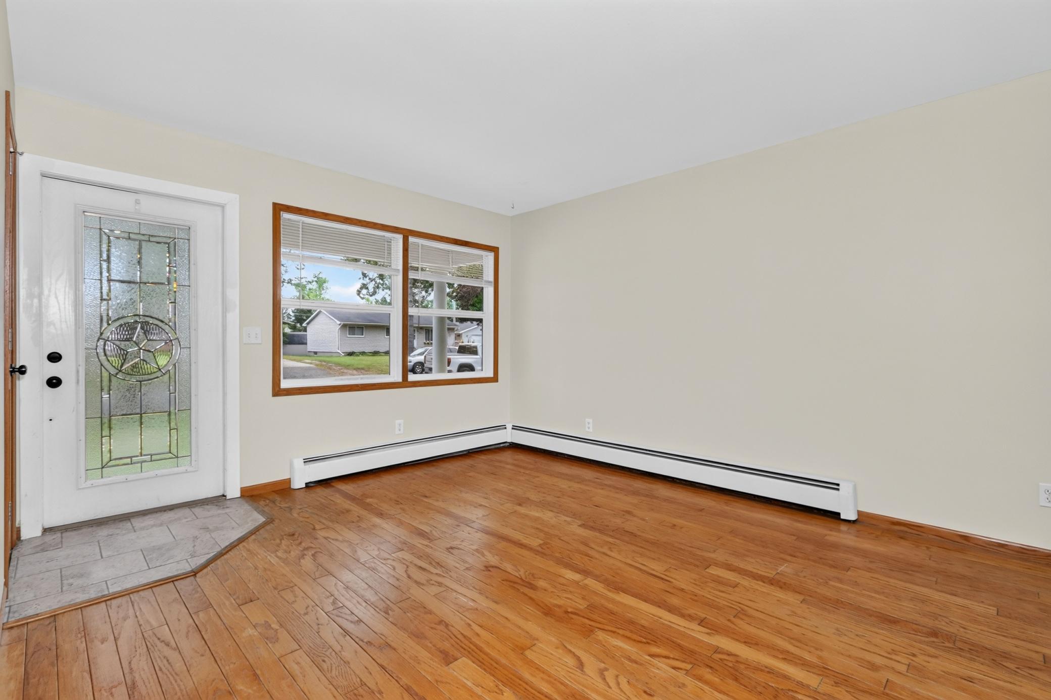 826 Willow Lane Property Photo 6