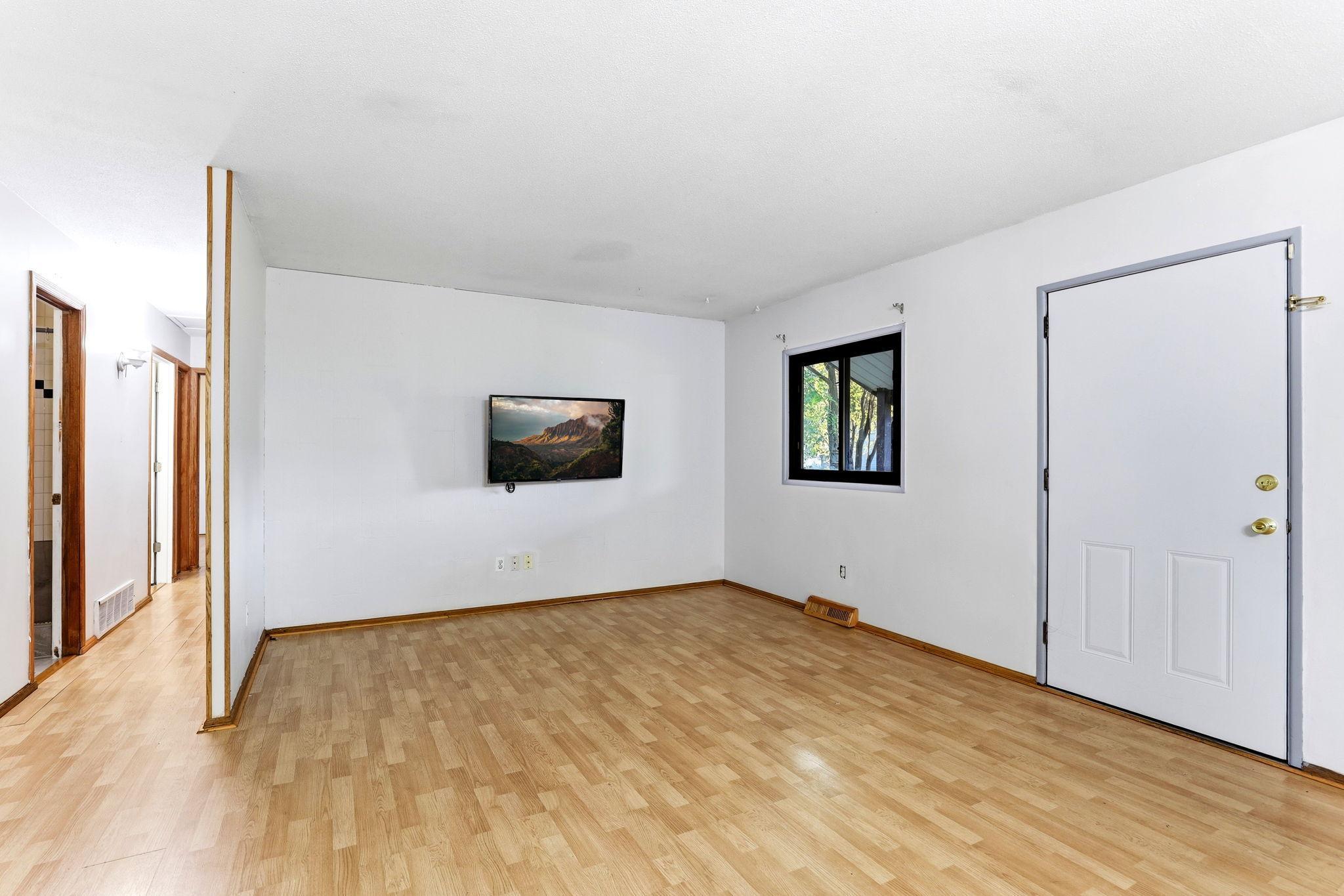 1909 Laramie Trail Property Photo 6