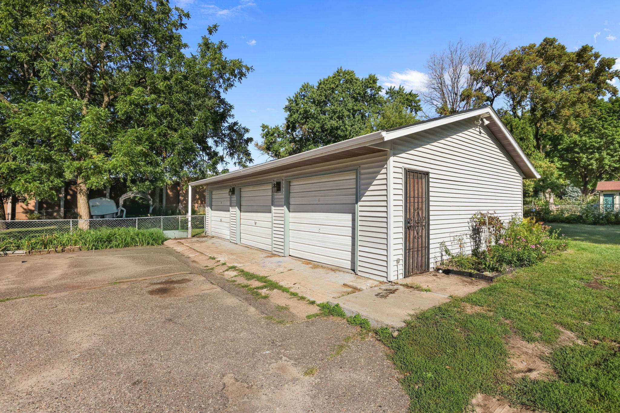 2811 Centerville Road Property Photo 2