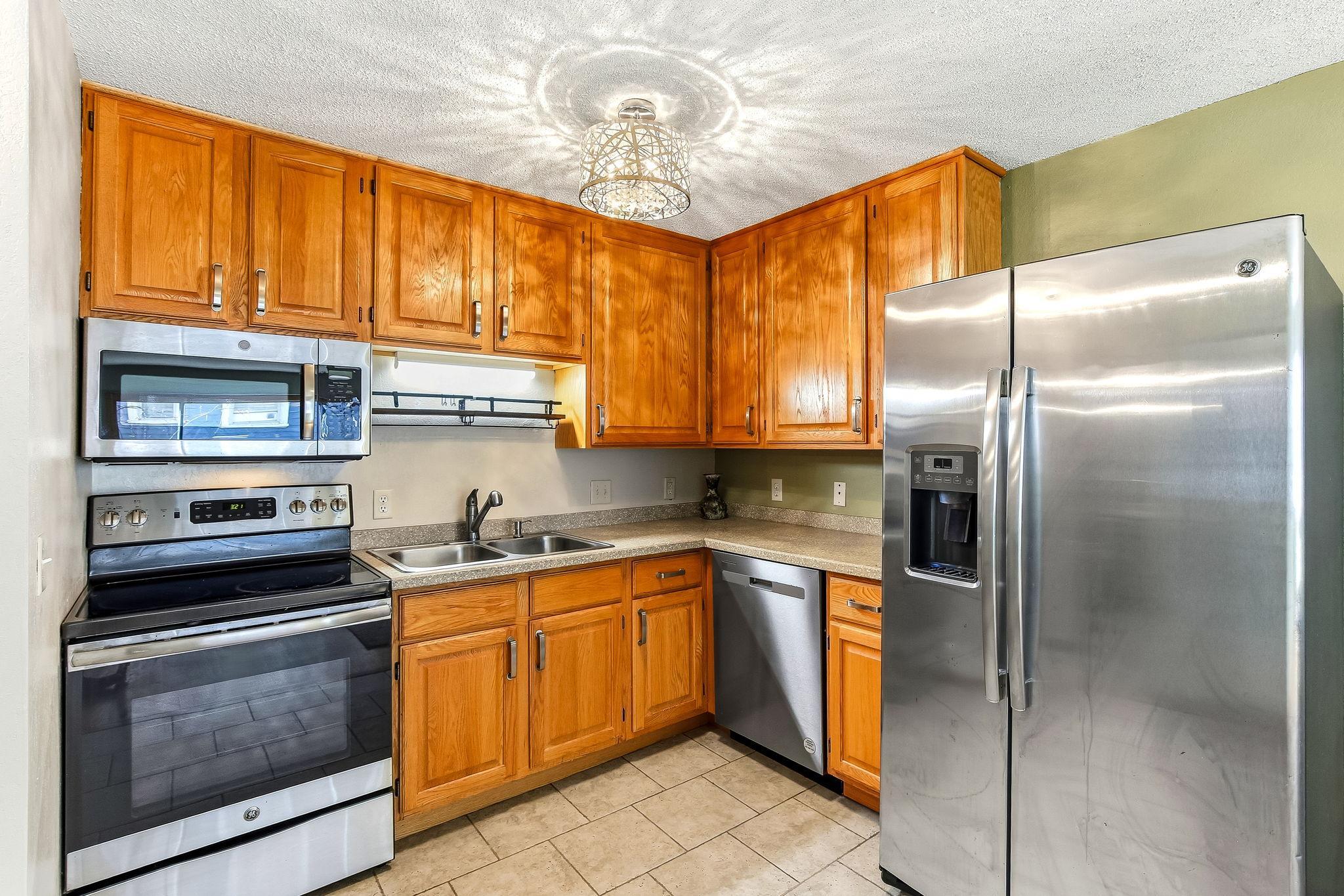391 Grand Avenue 203 Property Photo 6