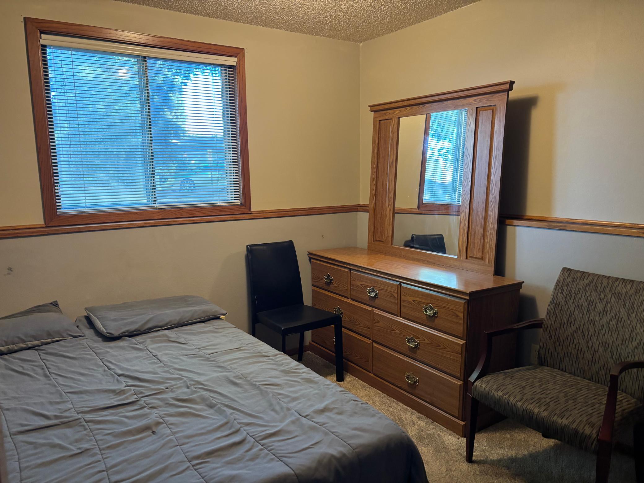315 Brook Avenue Property Photo 8