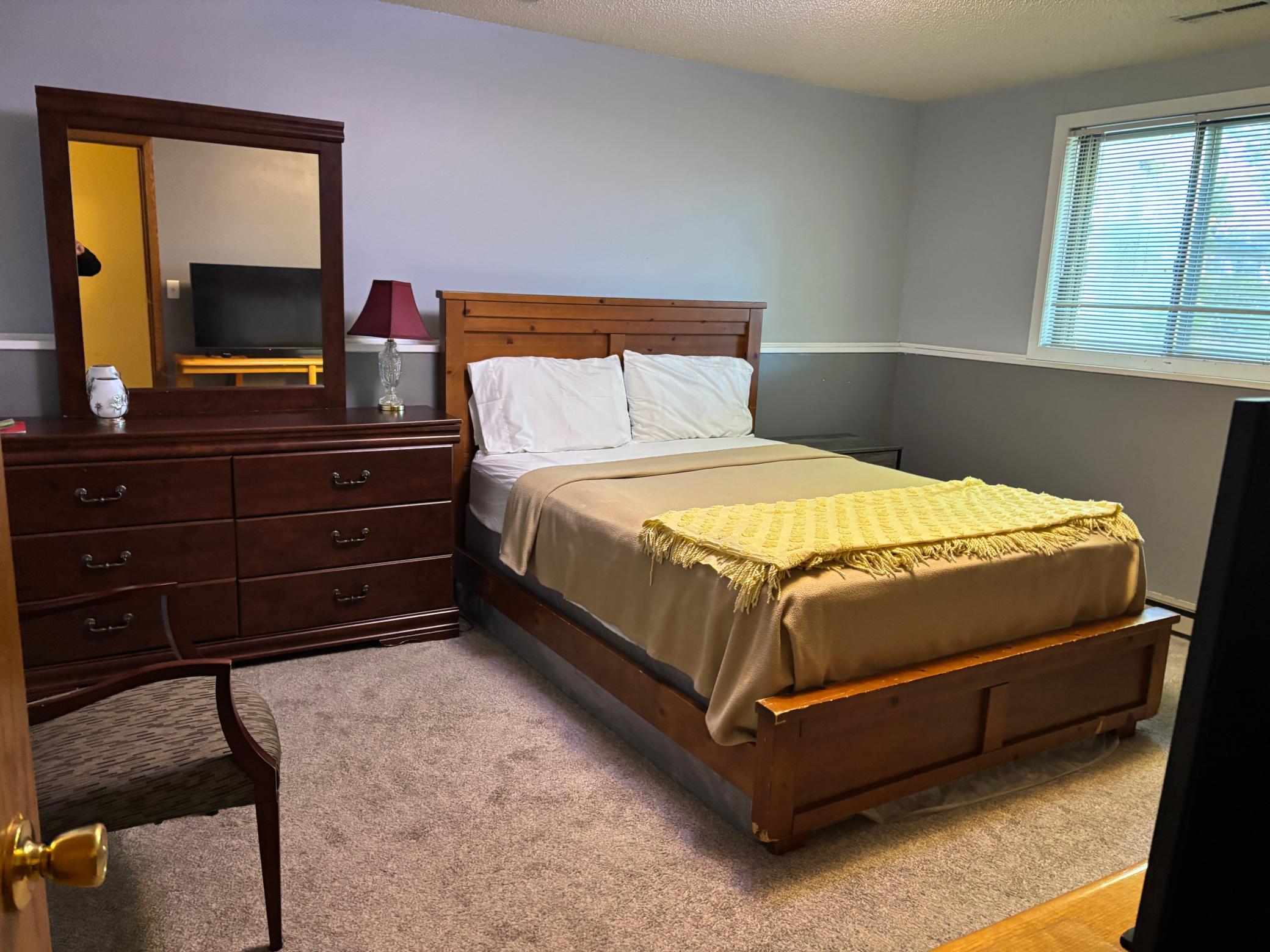 315 Brook Avenue Property Photo 9