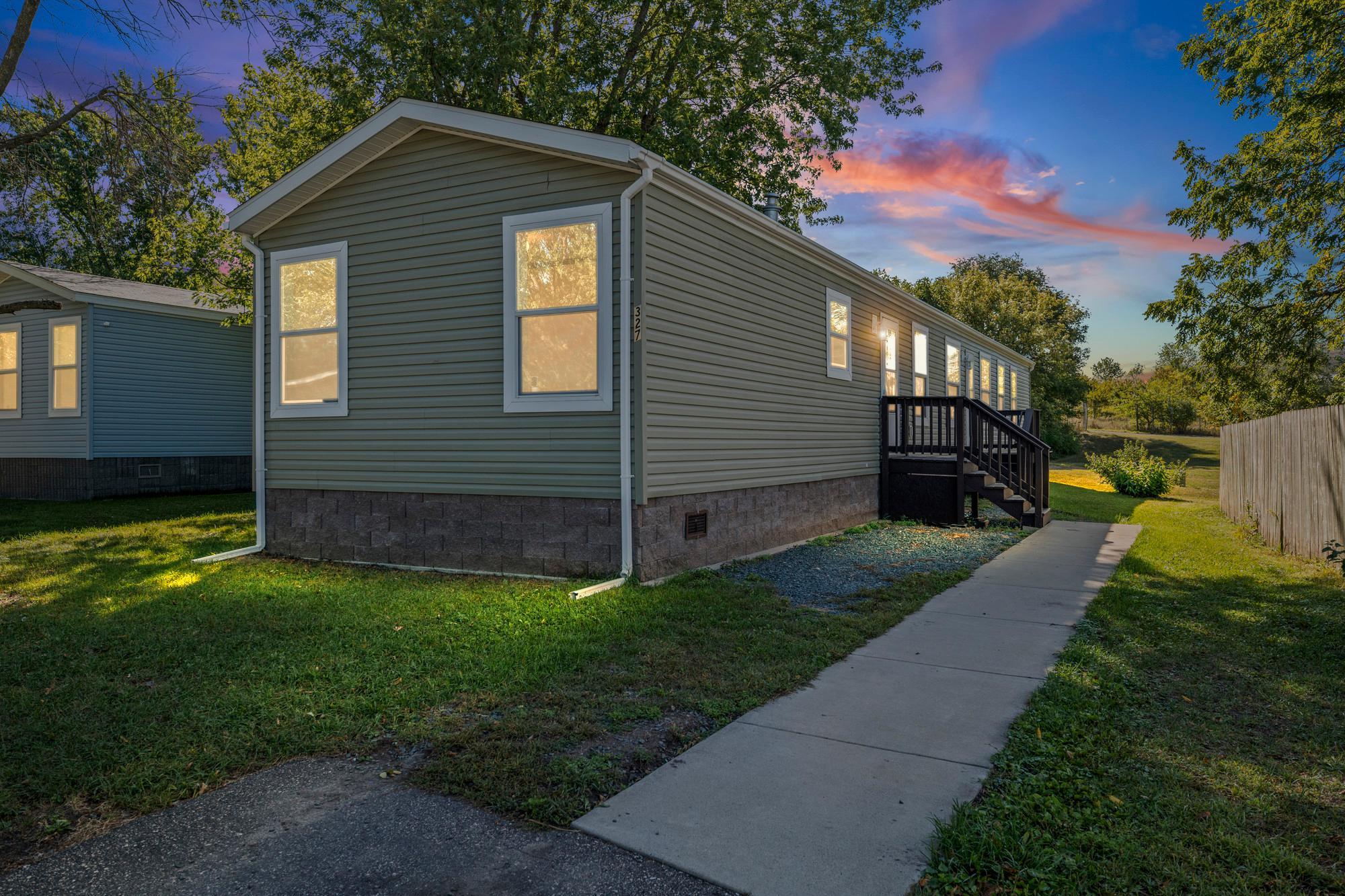 327 Cimarron Property Photo 1