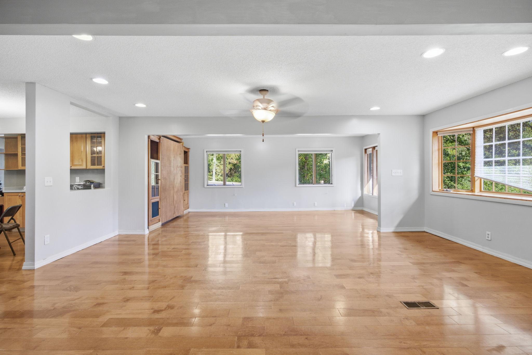 1847 Upper 55th Street E Property Photo 6