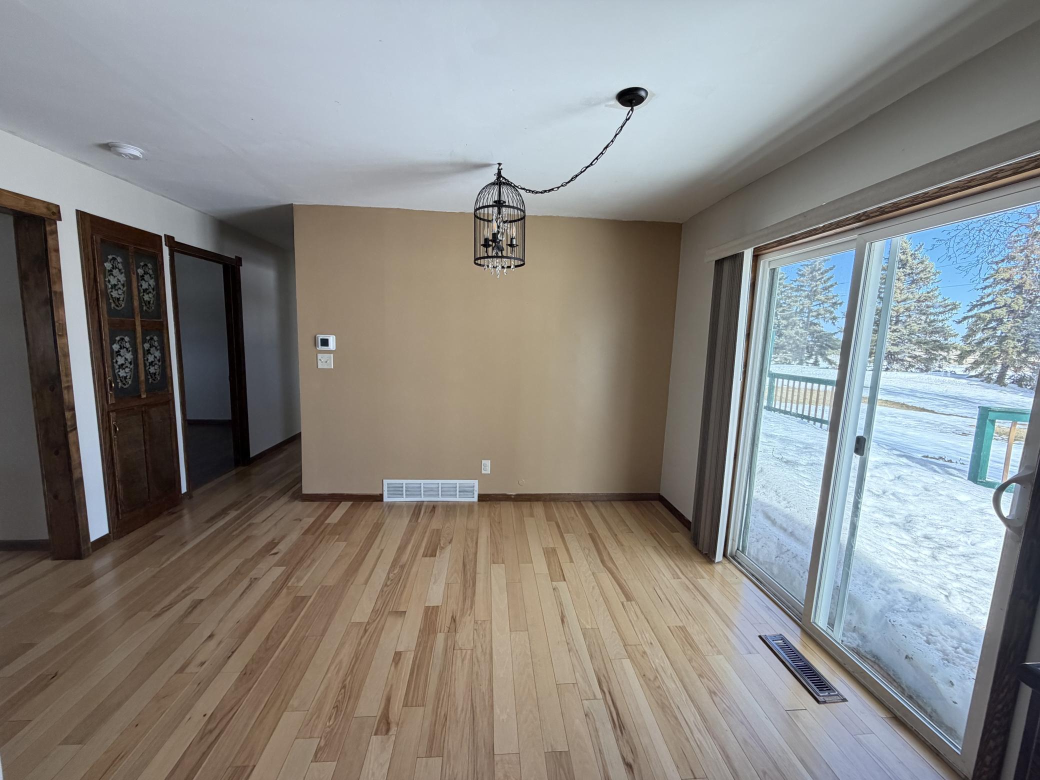 504 E Franklin Avenue Property Photo 2