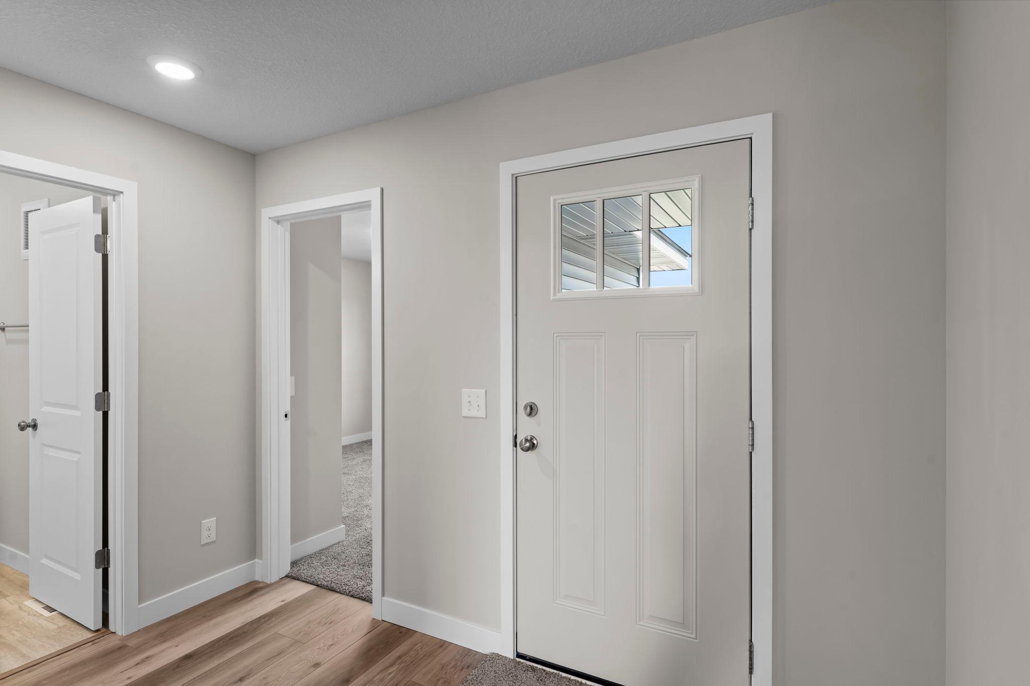 1135 Ivy Way Property Photo 2