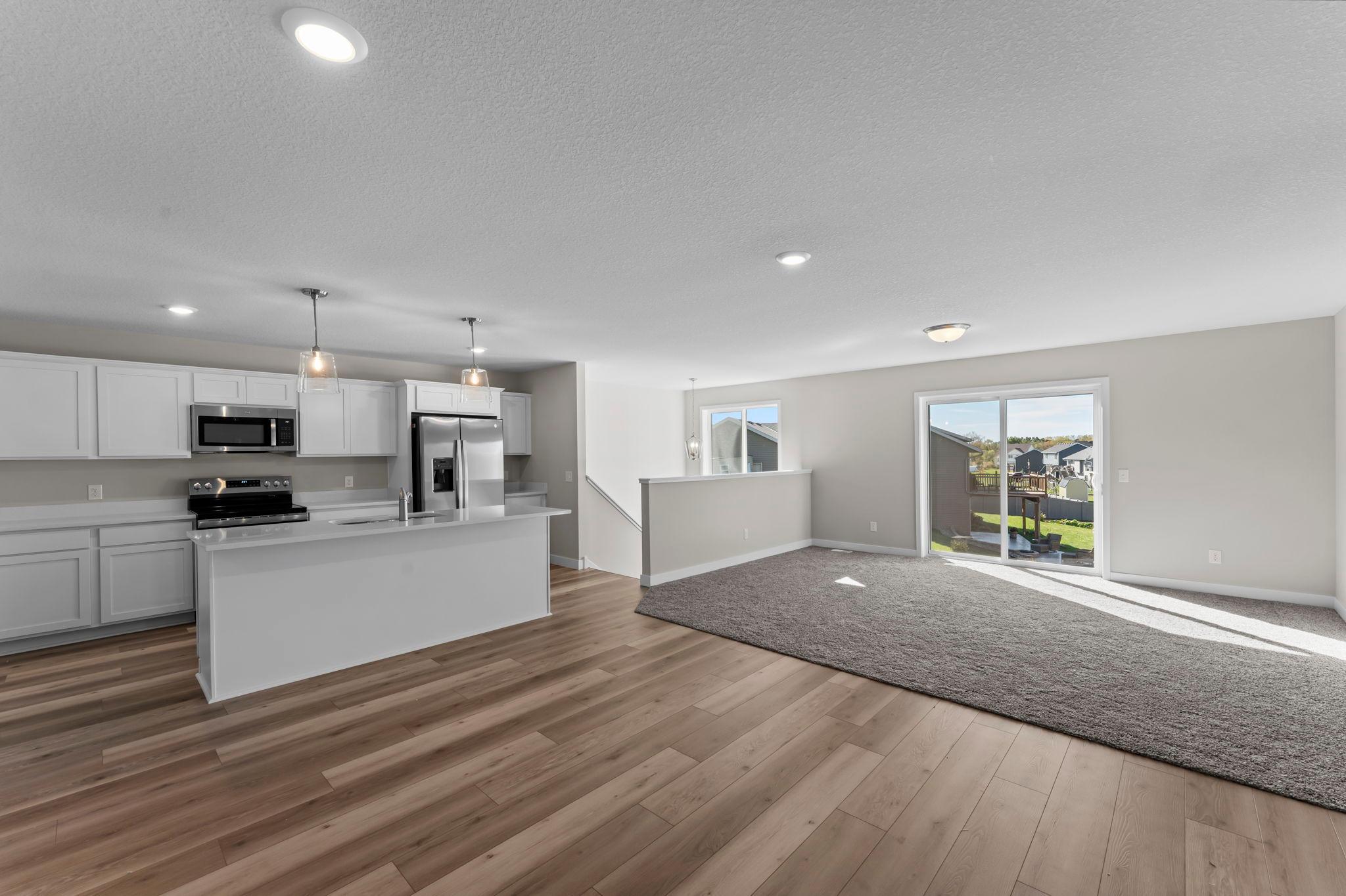 1135 Ivy Way Property Photo 4