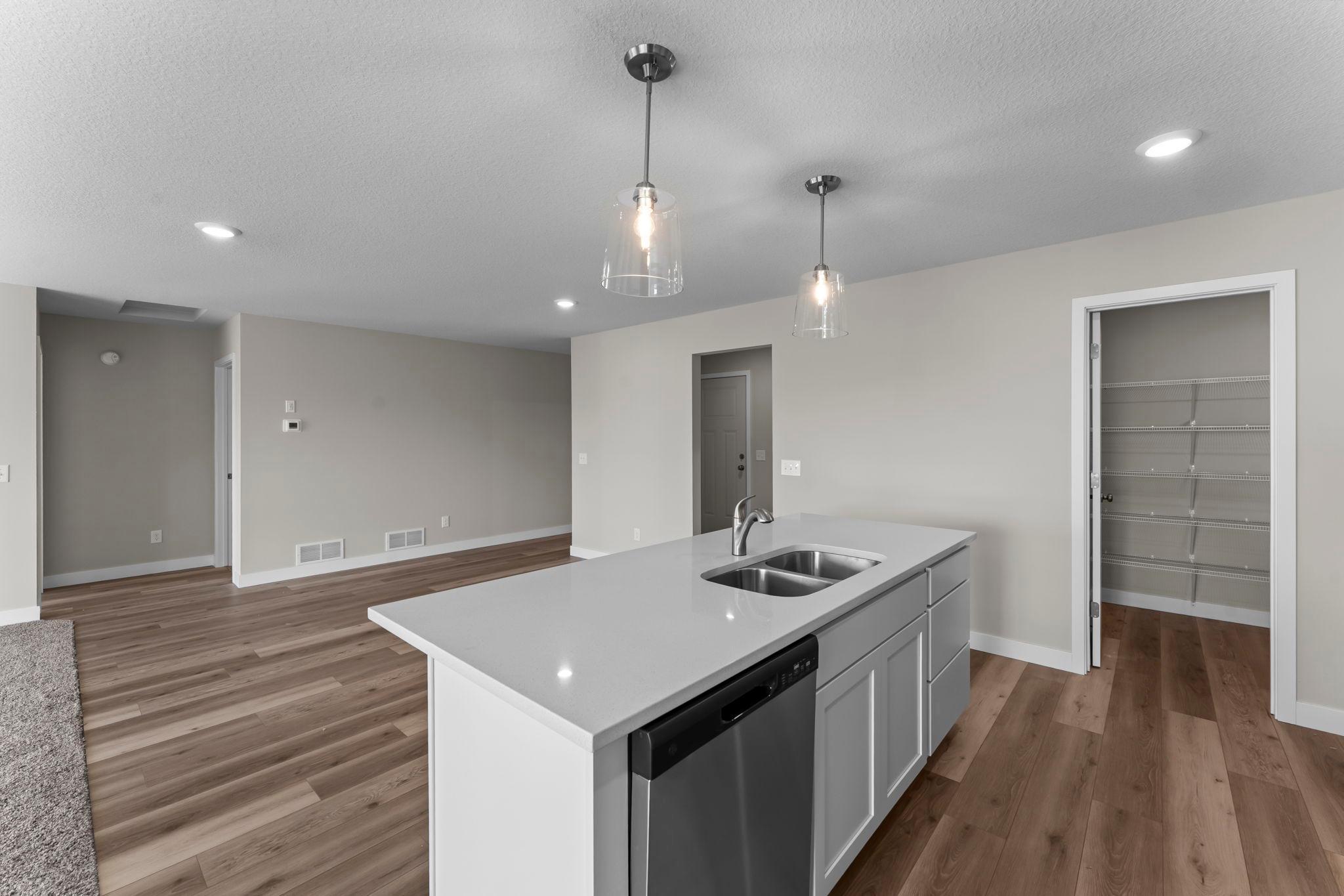 1135 Ivy Way Property Photo 11