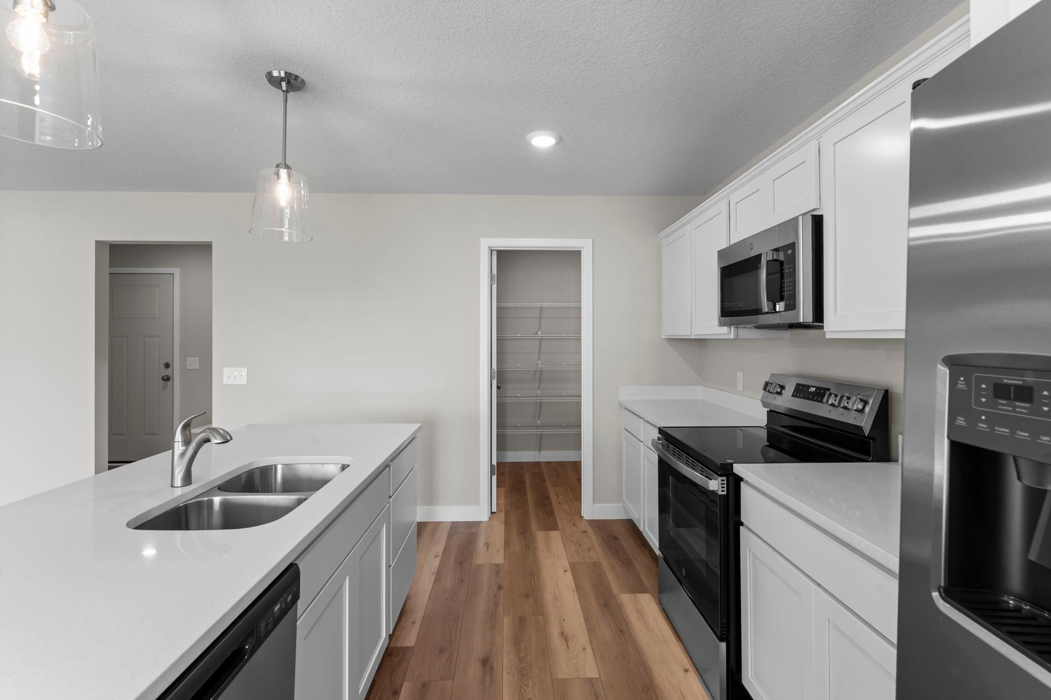 1135 Ivy Way Property Photo 12