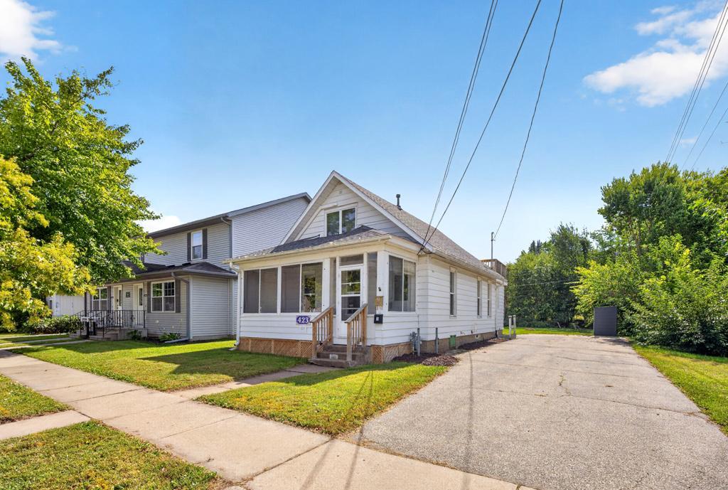 423 W Mark Street Property Photo 1