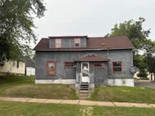 701 14th Street N Property Photo 1
