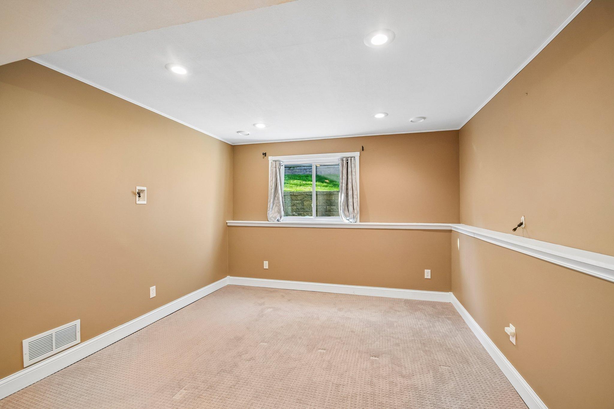 5448 187th Street W Property Photo 32