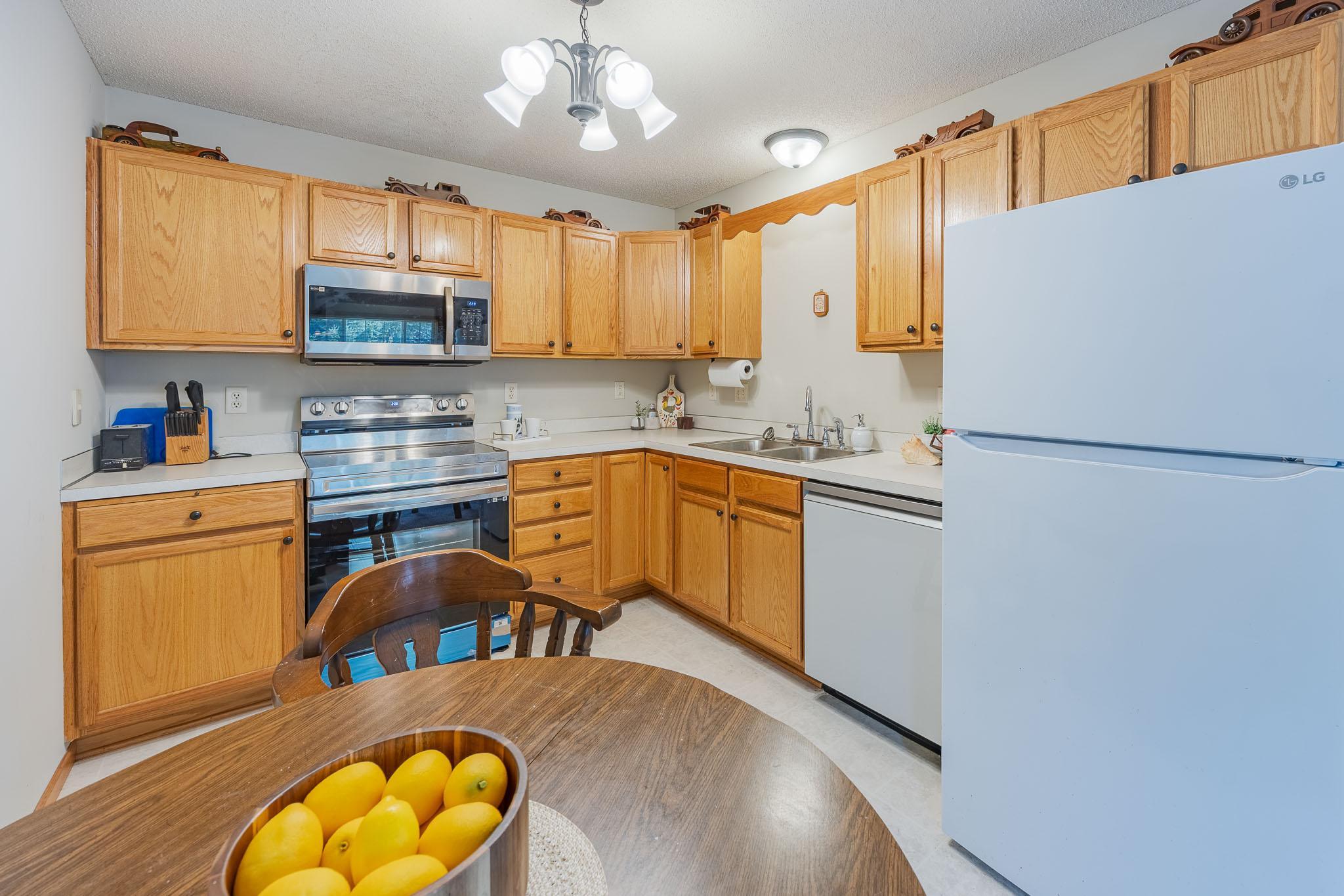 1555 County Road D E B Property Photo 5