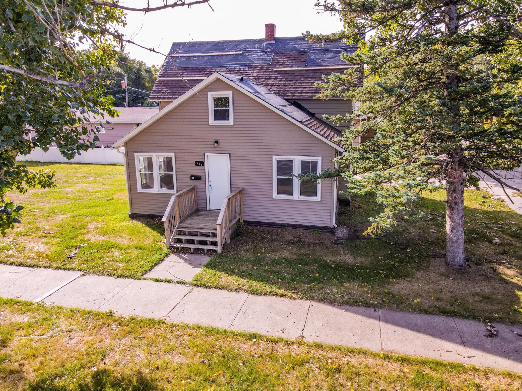 755 4th Street Sw Property Photo 1