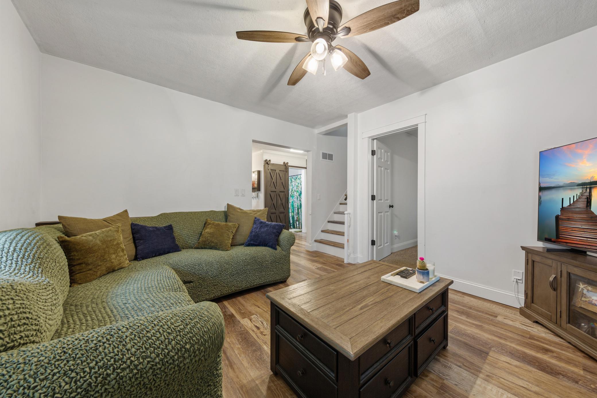 1221 Central Avenue N Property Photo 9