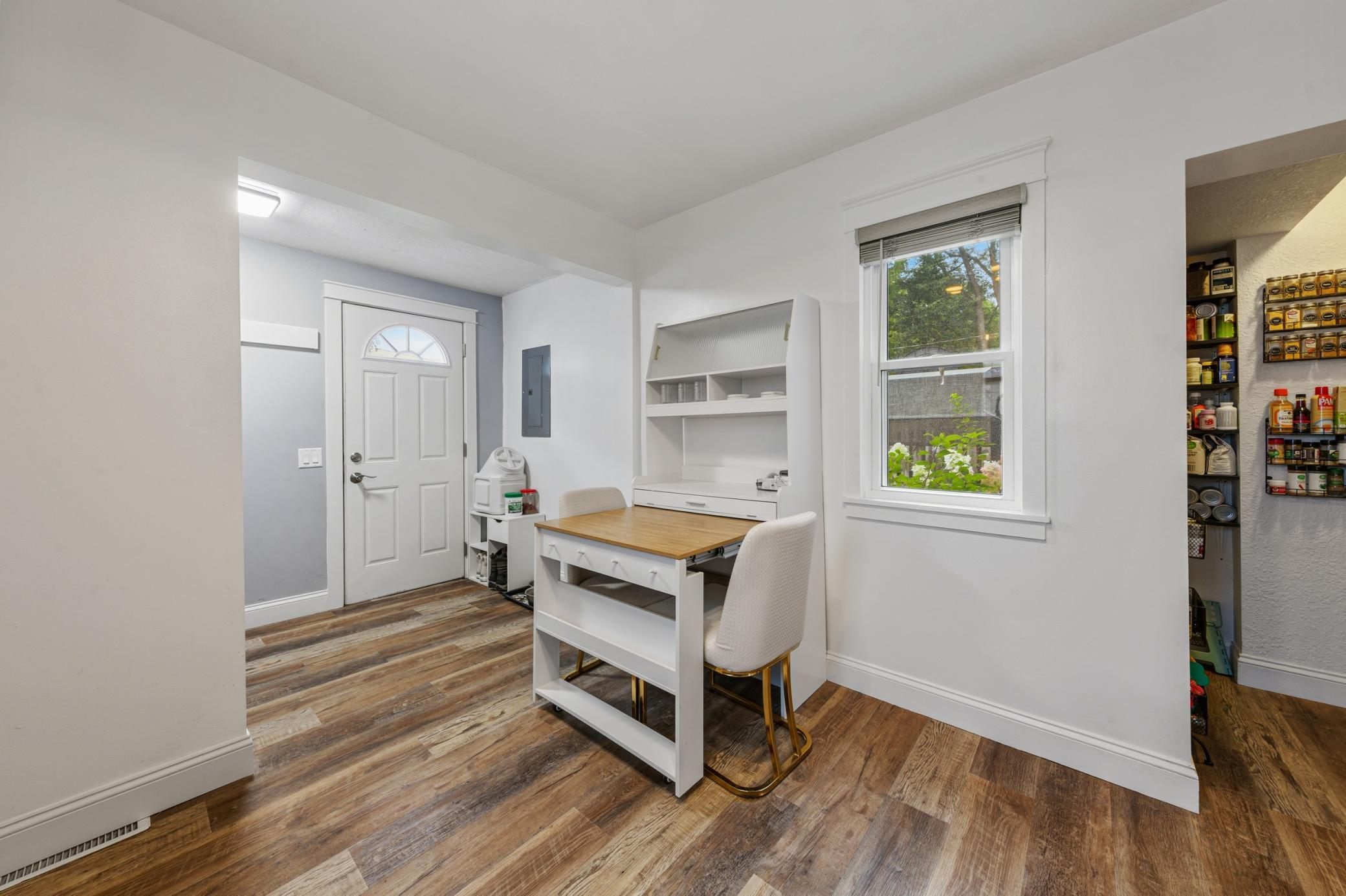 1221 Central Avenue N Property Photo 16