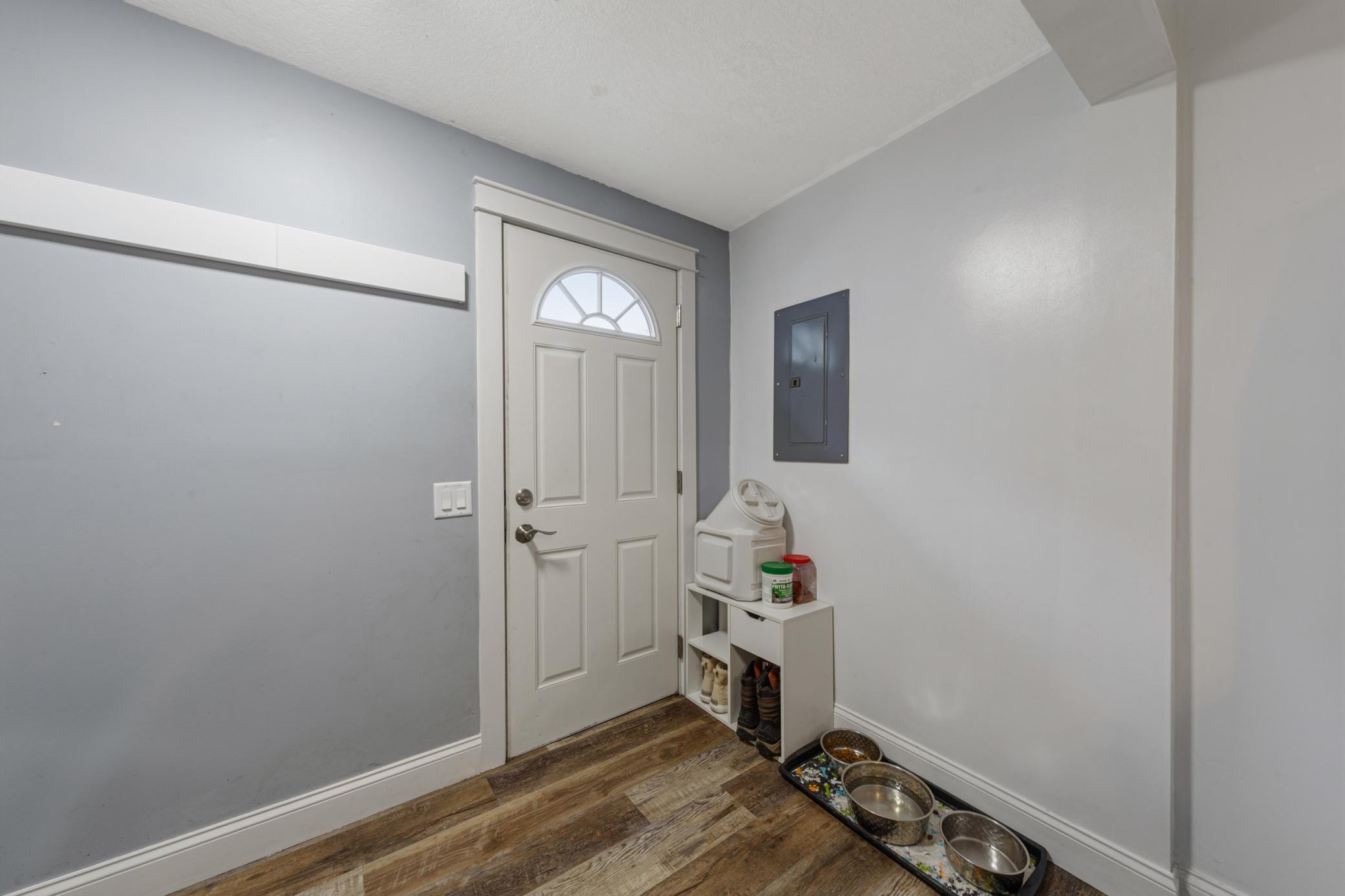 1221 Central Avenue N Property Photo 18