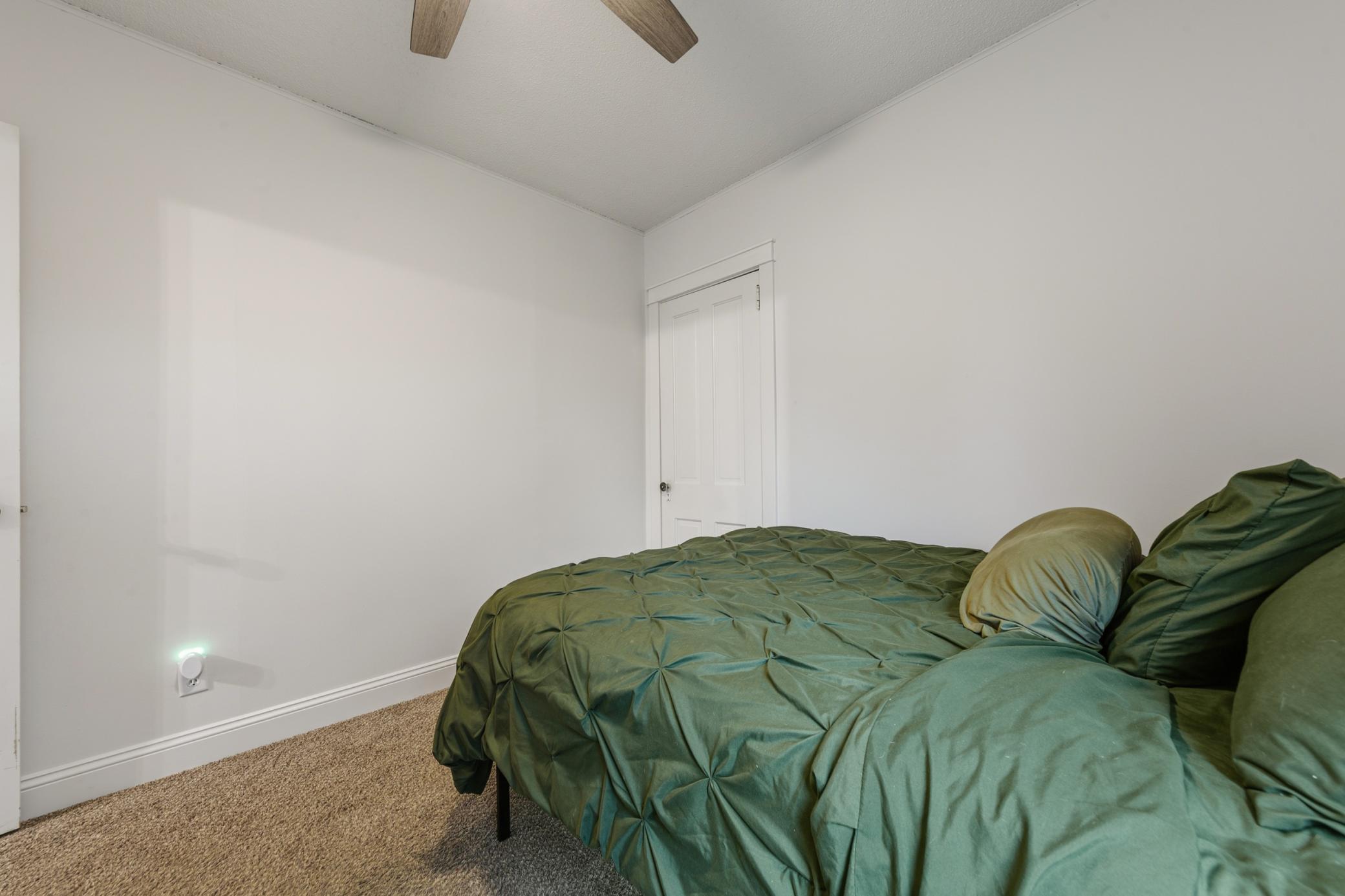 1221 Central Avenue N Property Photo 21