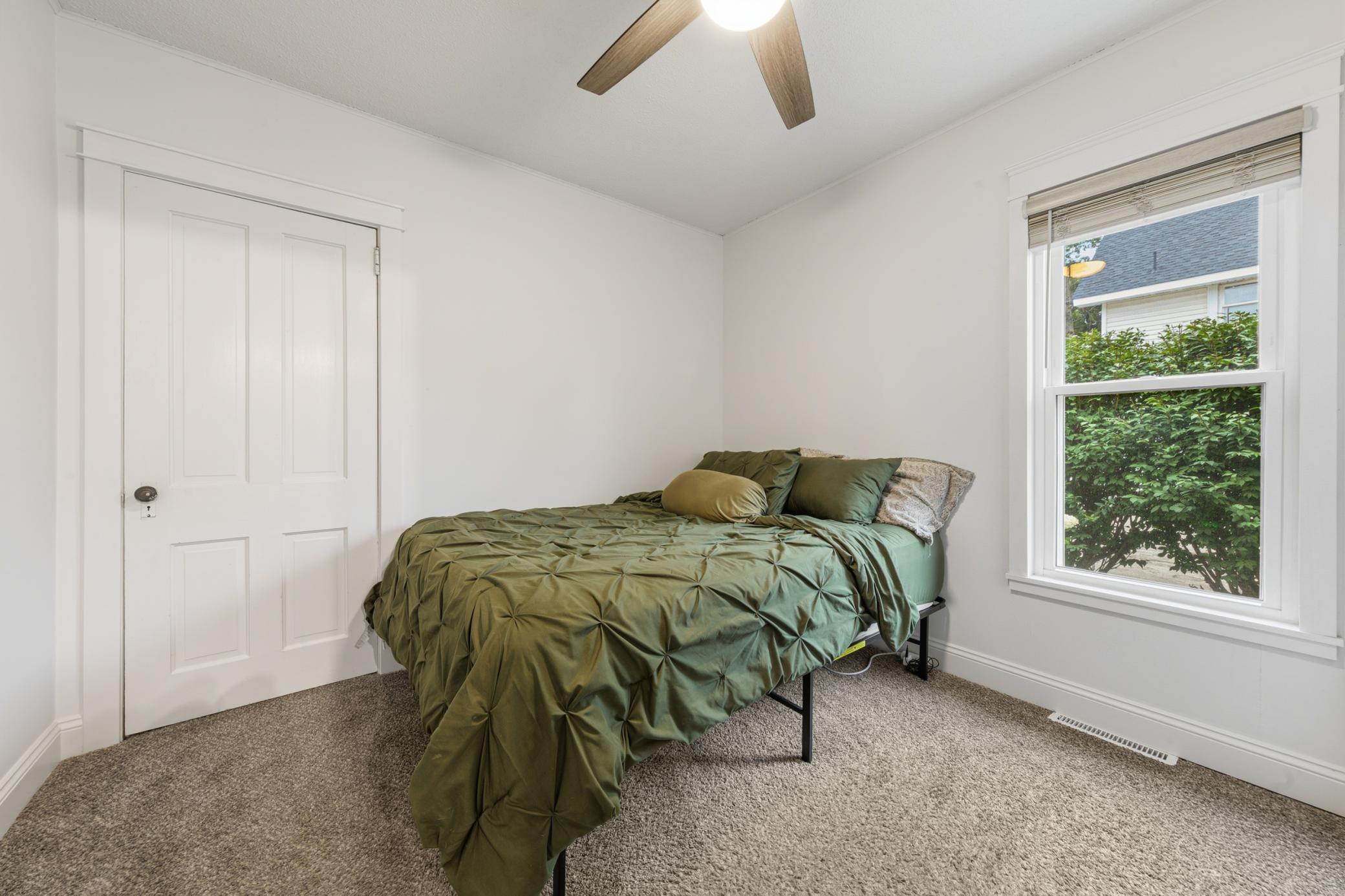 1221 Central Avenue N Property Photo 22