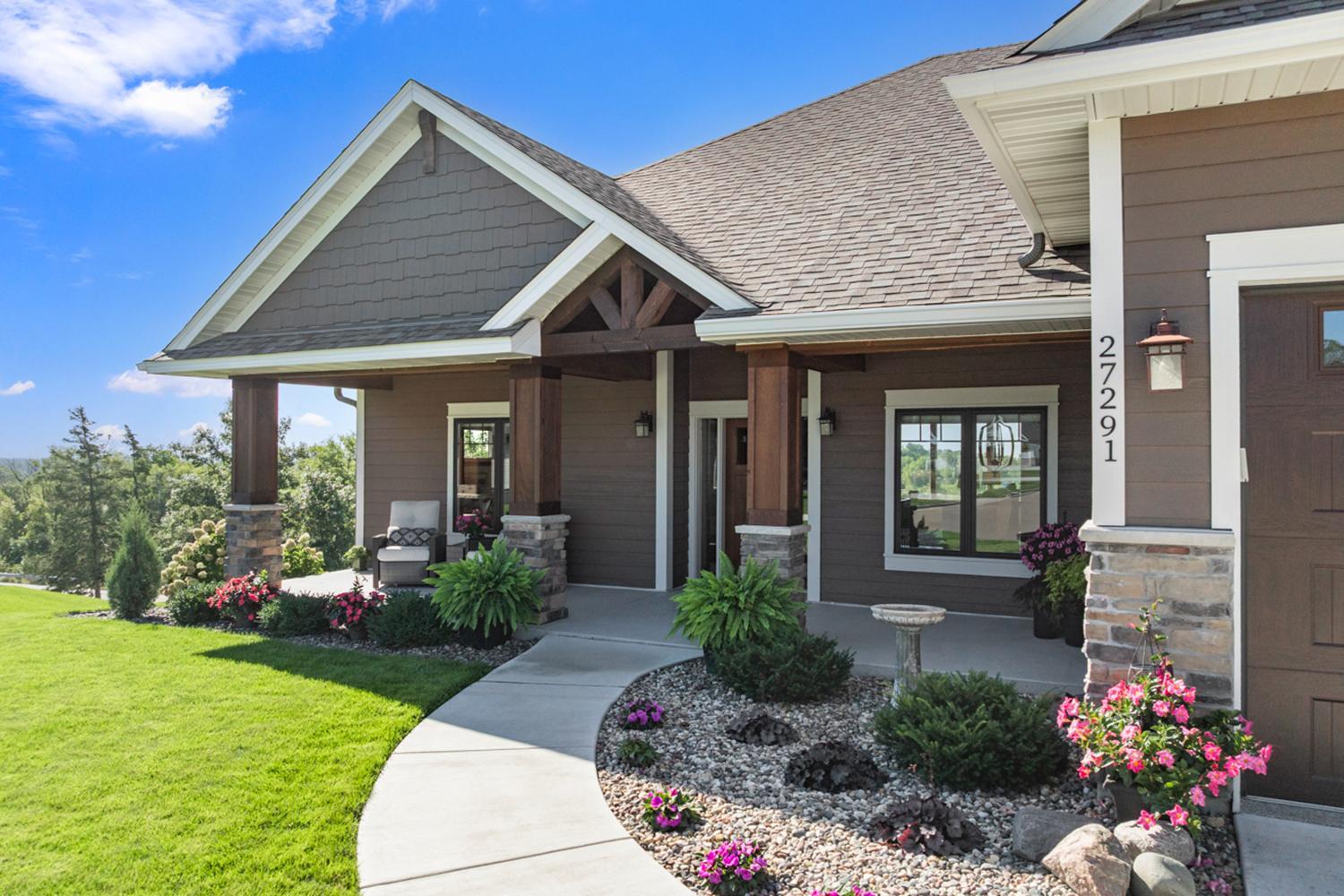 27291 Elle Circle Property Photo 4