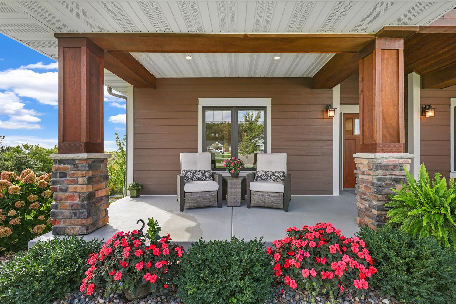 27291 Elle Circle Property Photo 5