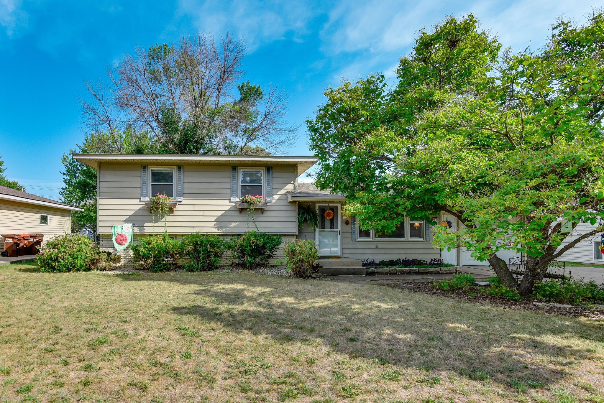 1024 15th Street W Property Photo 1